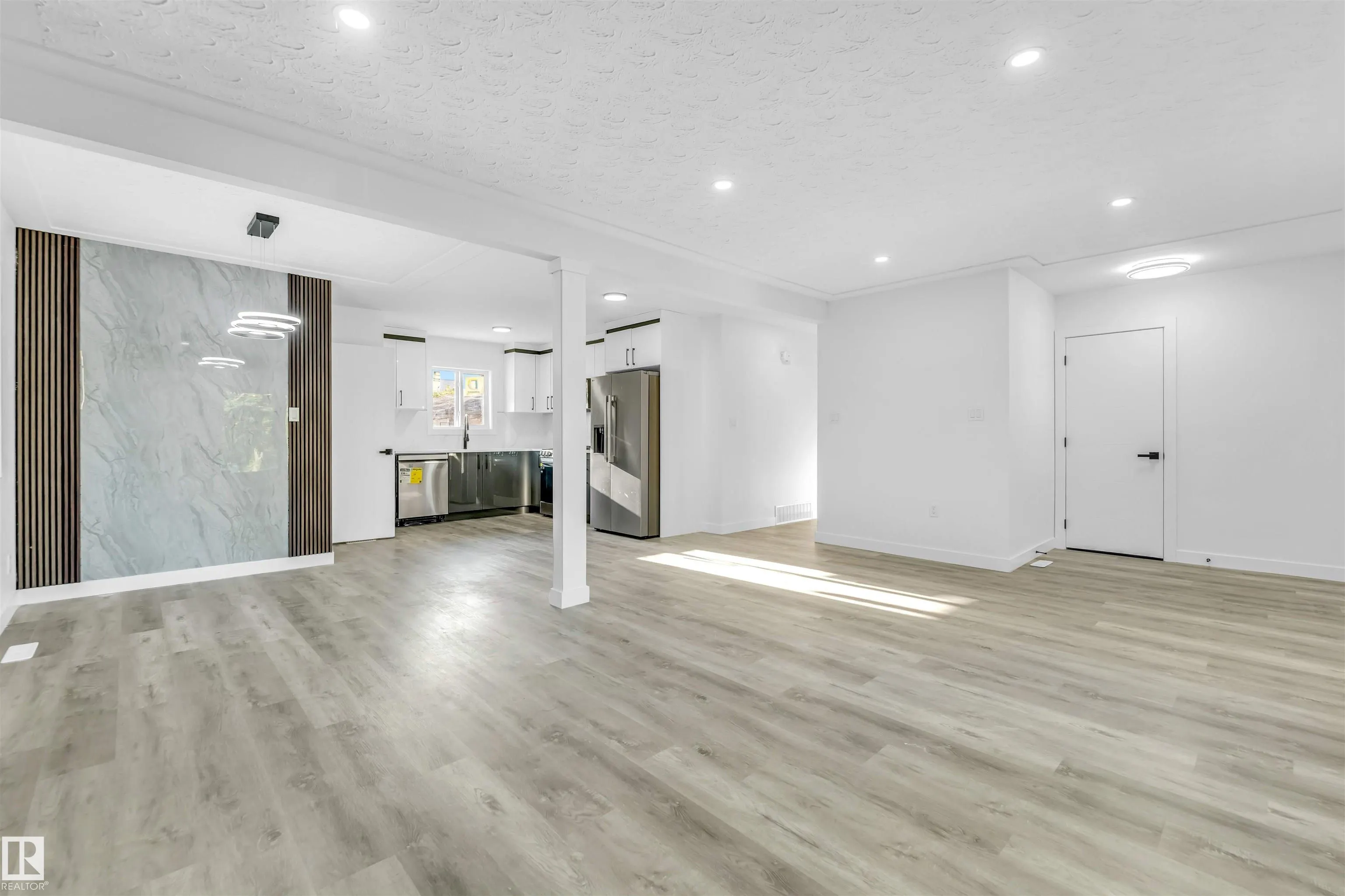 13604 139 Street
