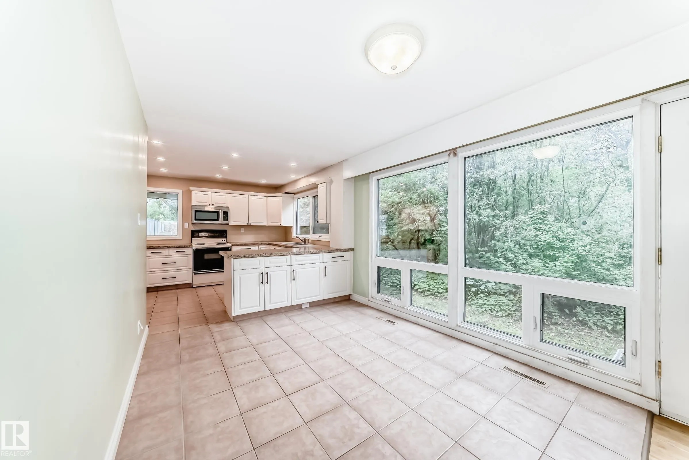 16 SCARBORO Place