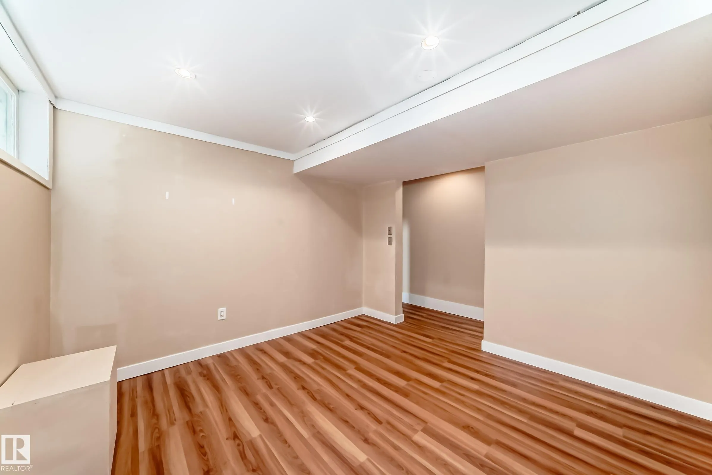 16 SCARBORO Place