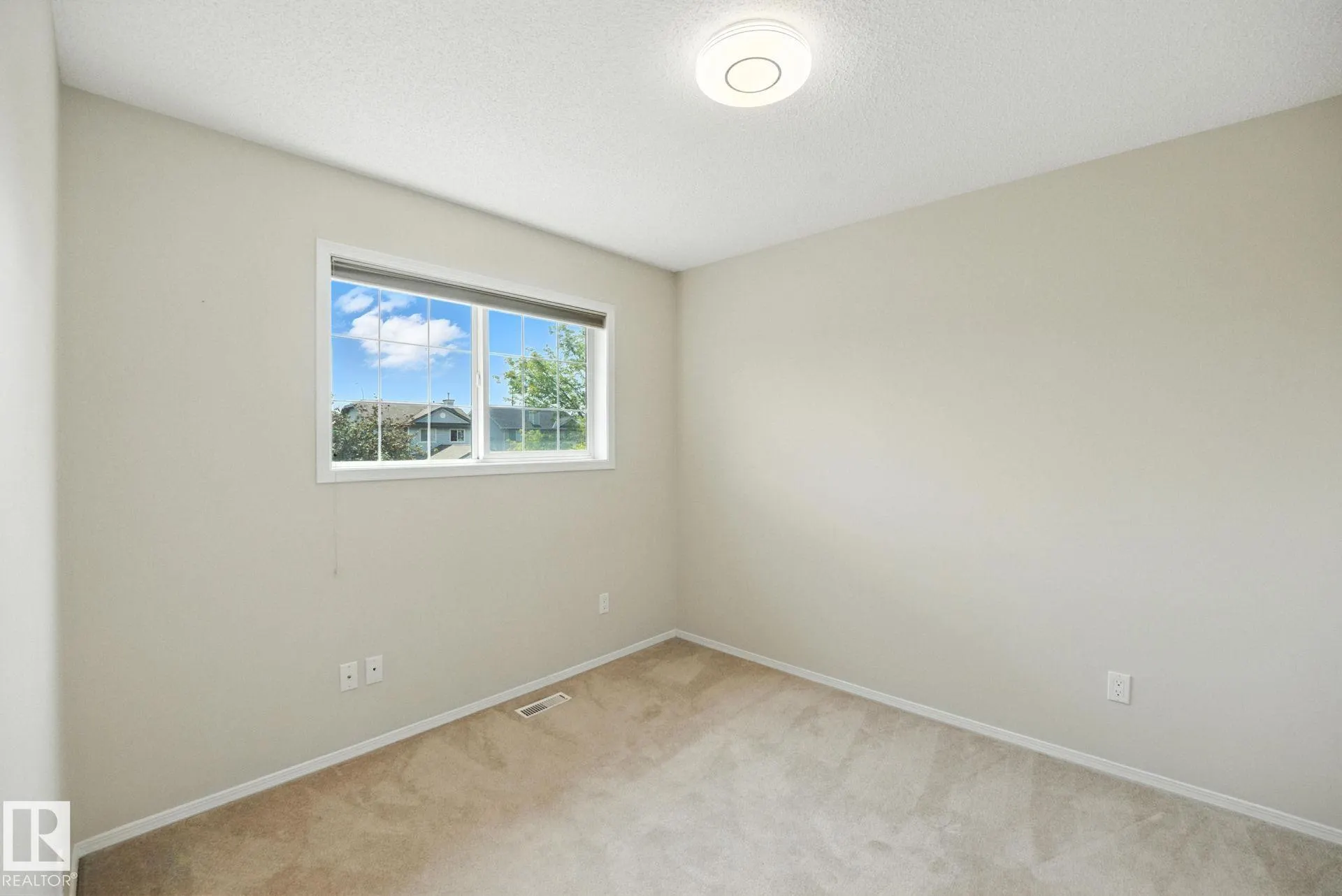 3583 MCLEAN Crescent