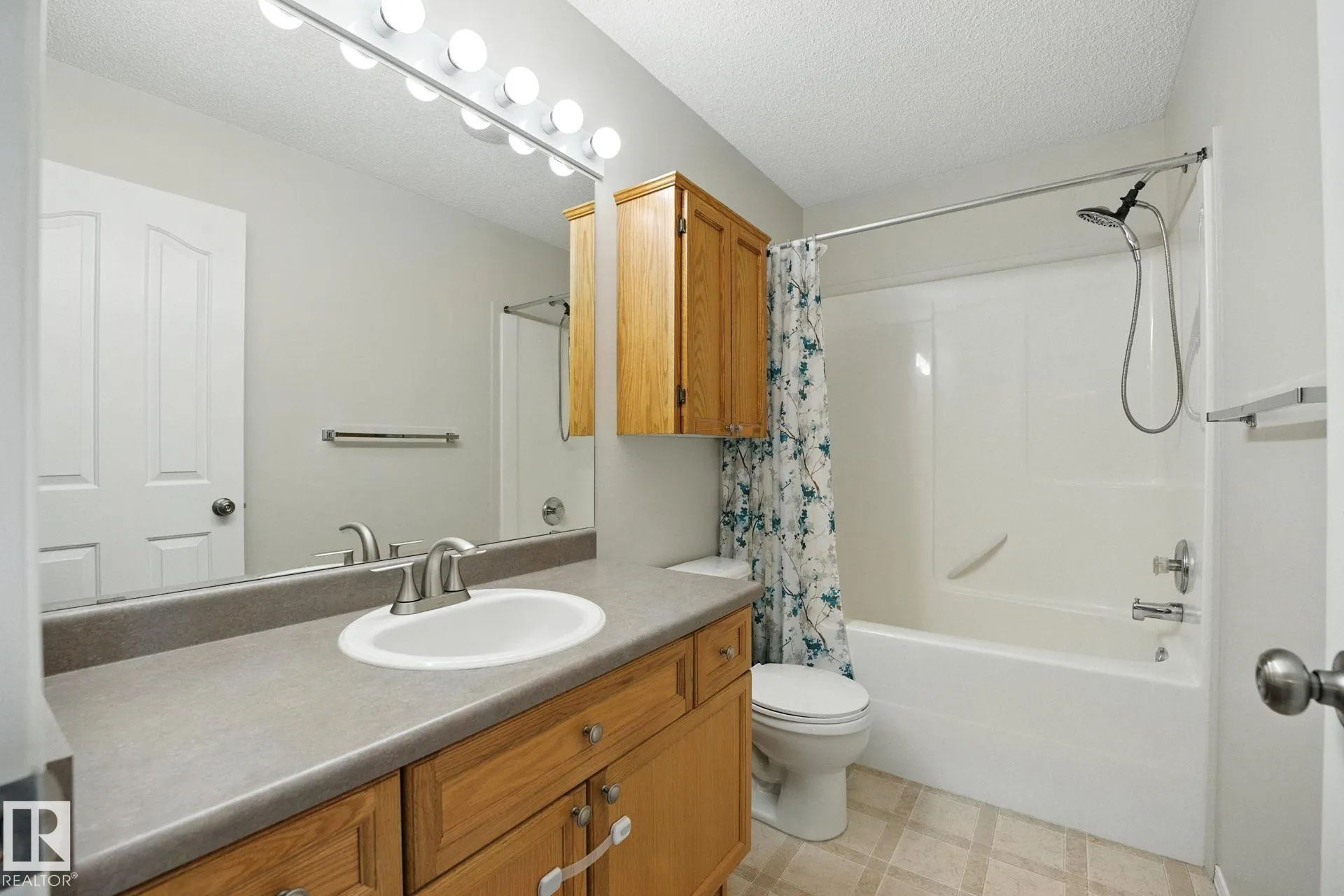 3583 MCLEAN Crescent