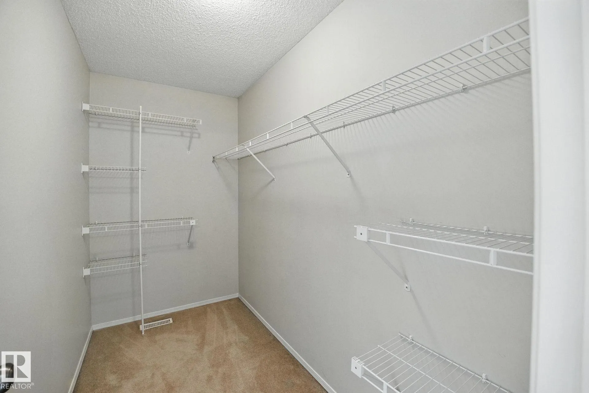 3583 MCLEAN Crescent