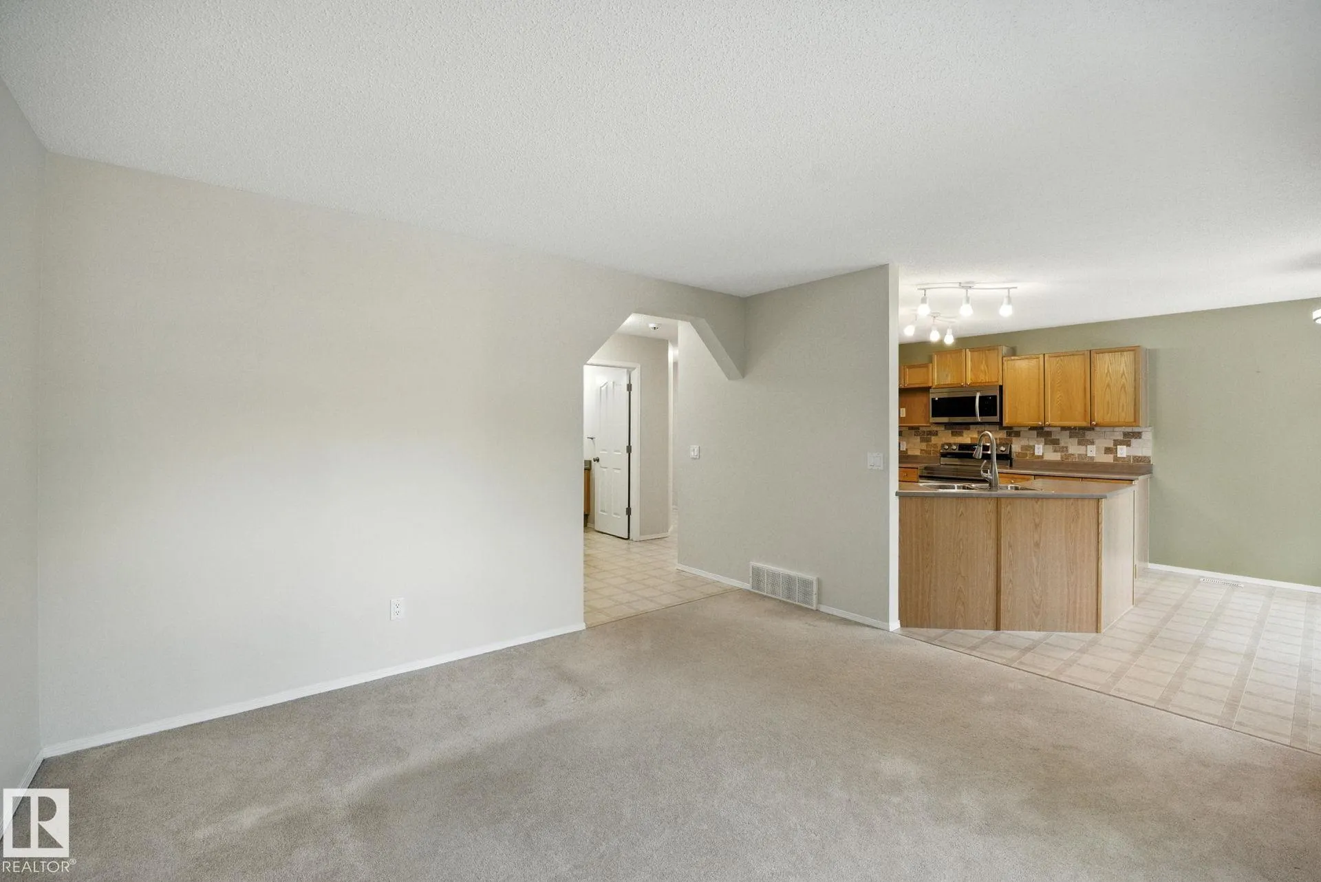 3583 MCLEAN Crescent