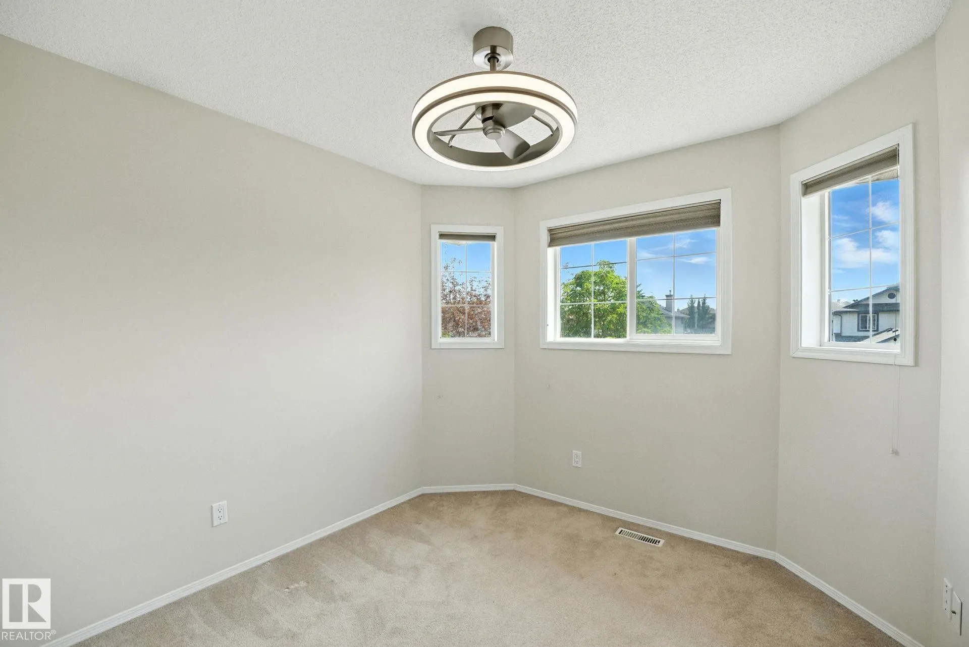 3583 MCLEAN Crescent