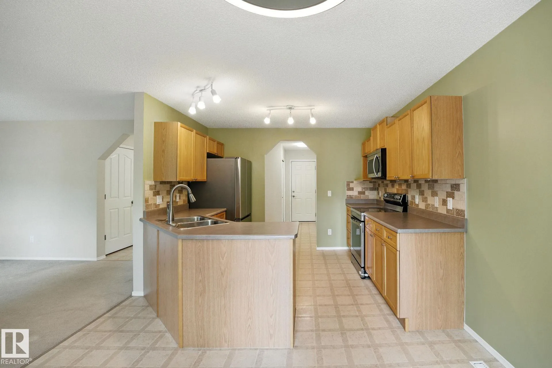 3583 MCLEAN Crescent