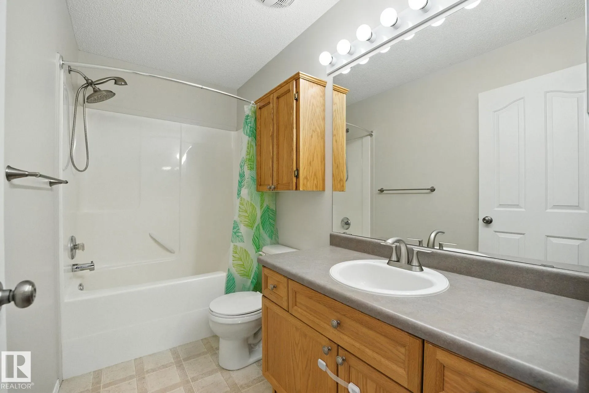 3583 MCLEAN Crescent
