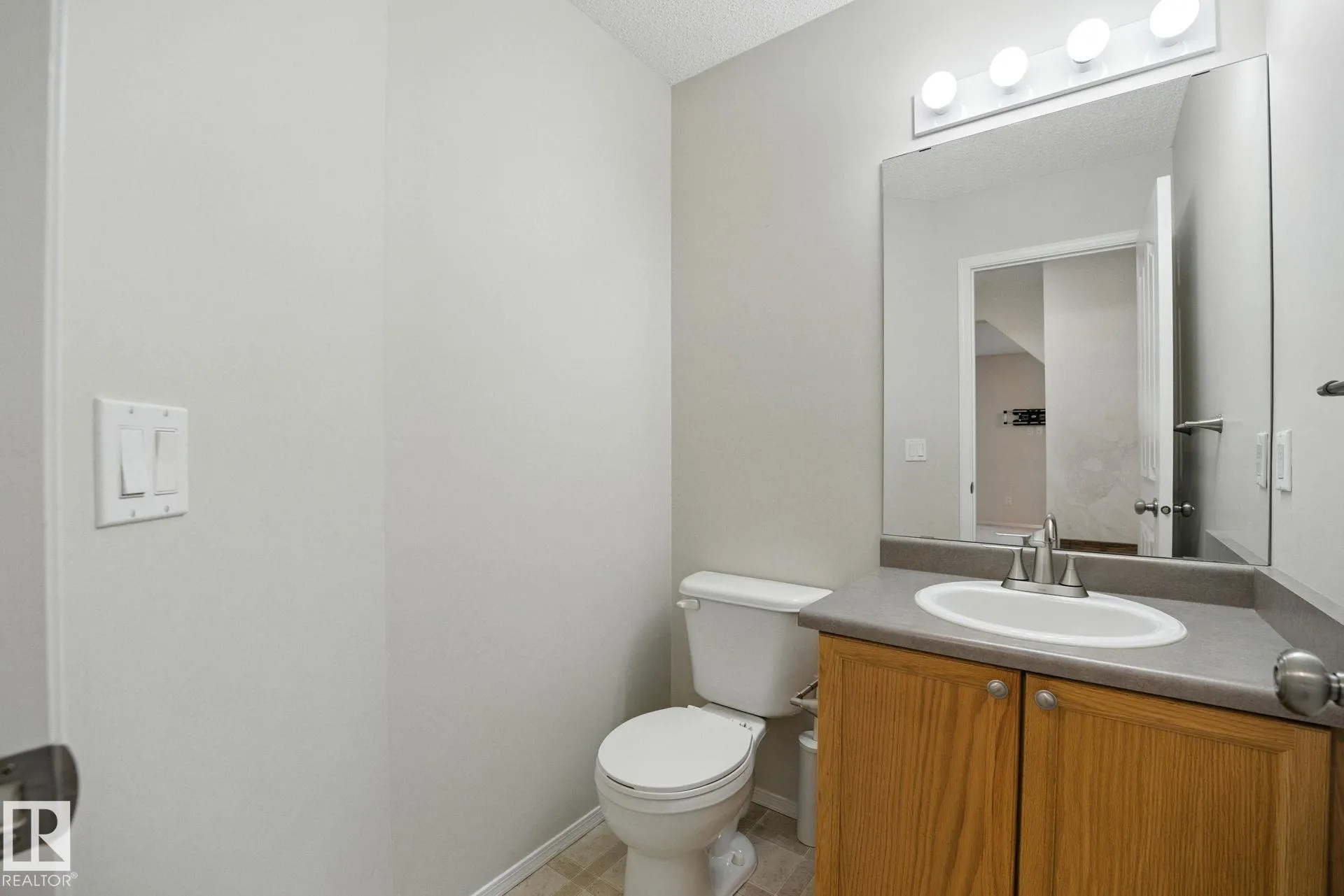 3583 MCLEAN Crescent