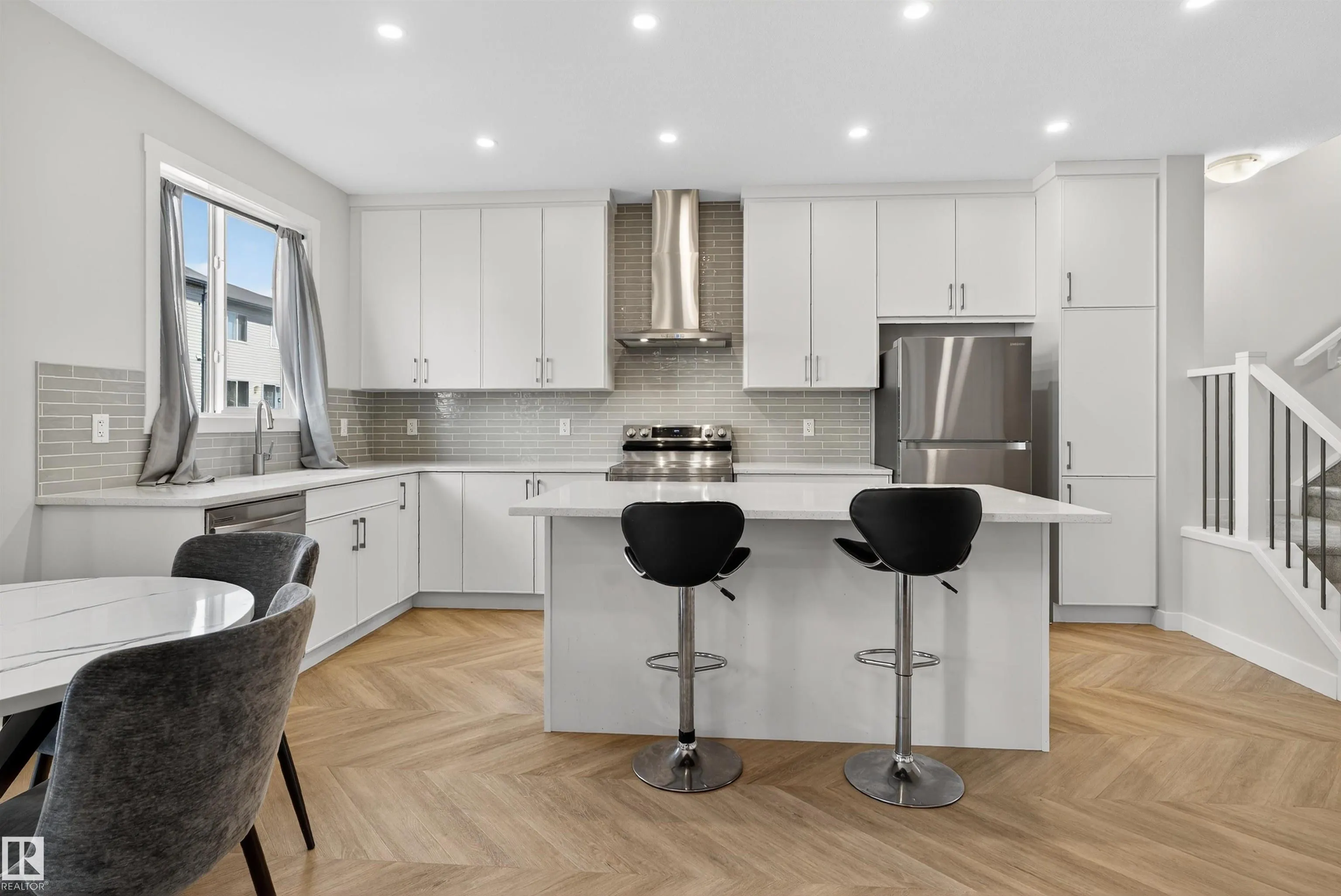 20806 19A Avenue
