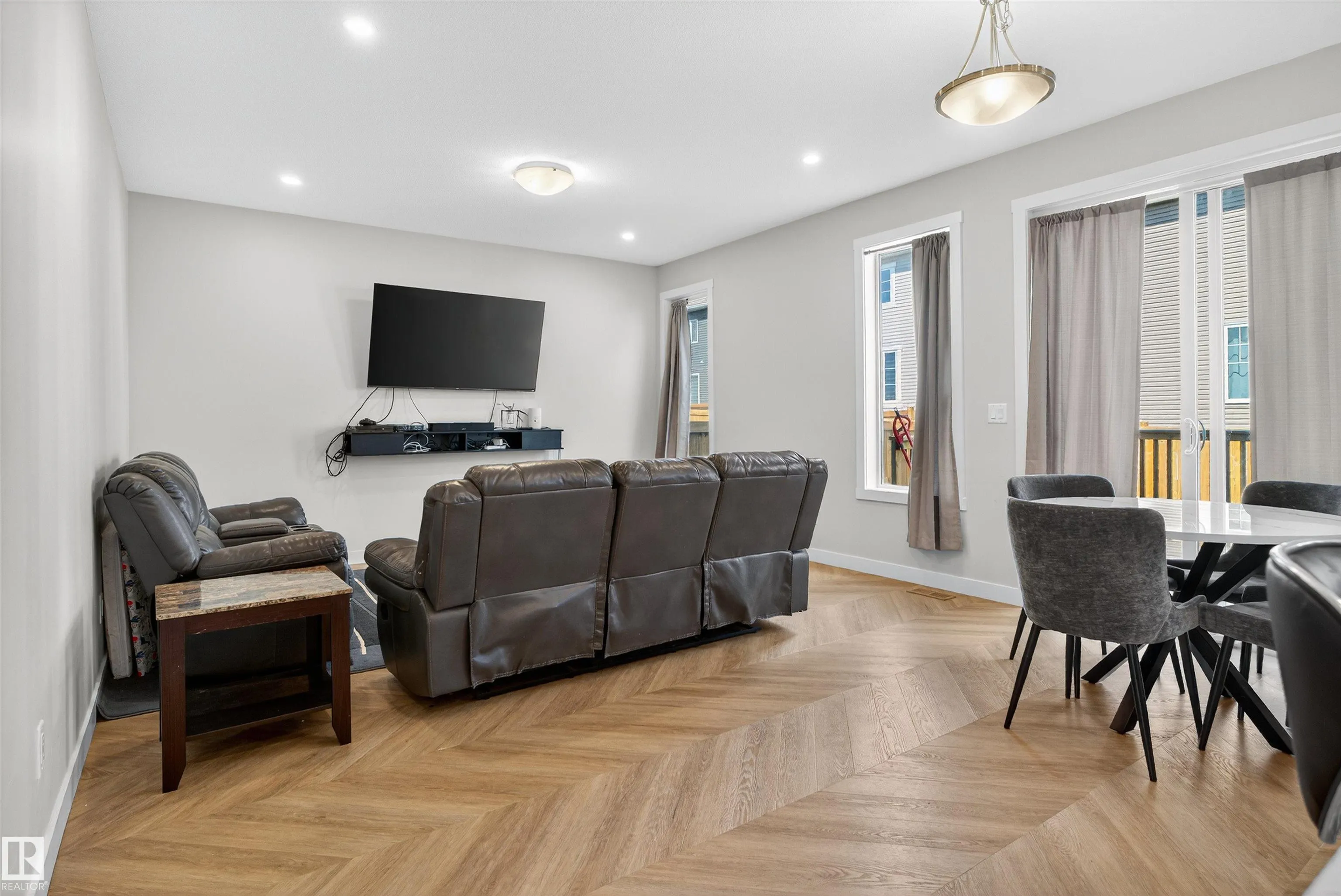 20806 19A Avenue