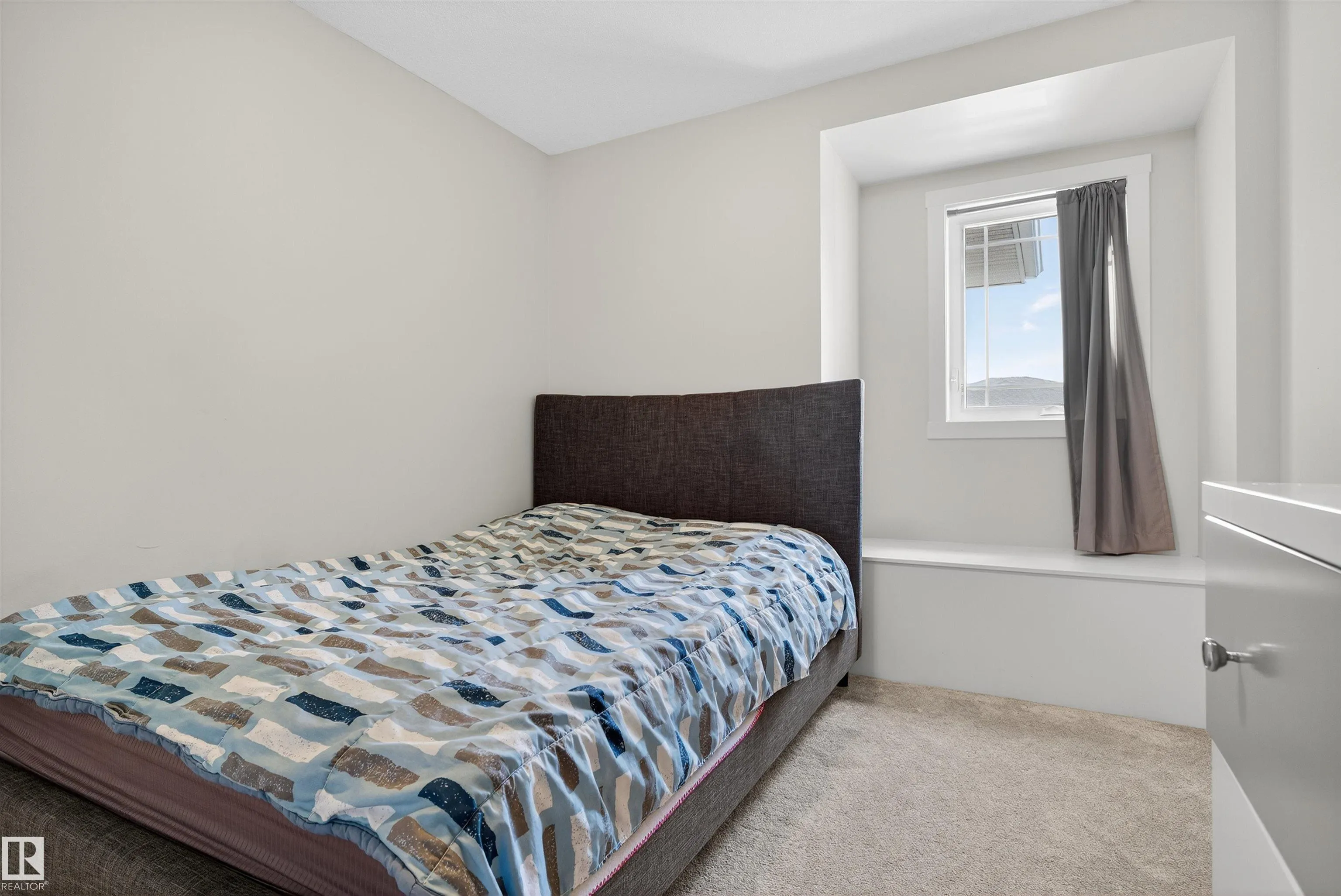 20806 19A Avenue