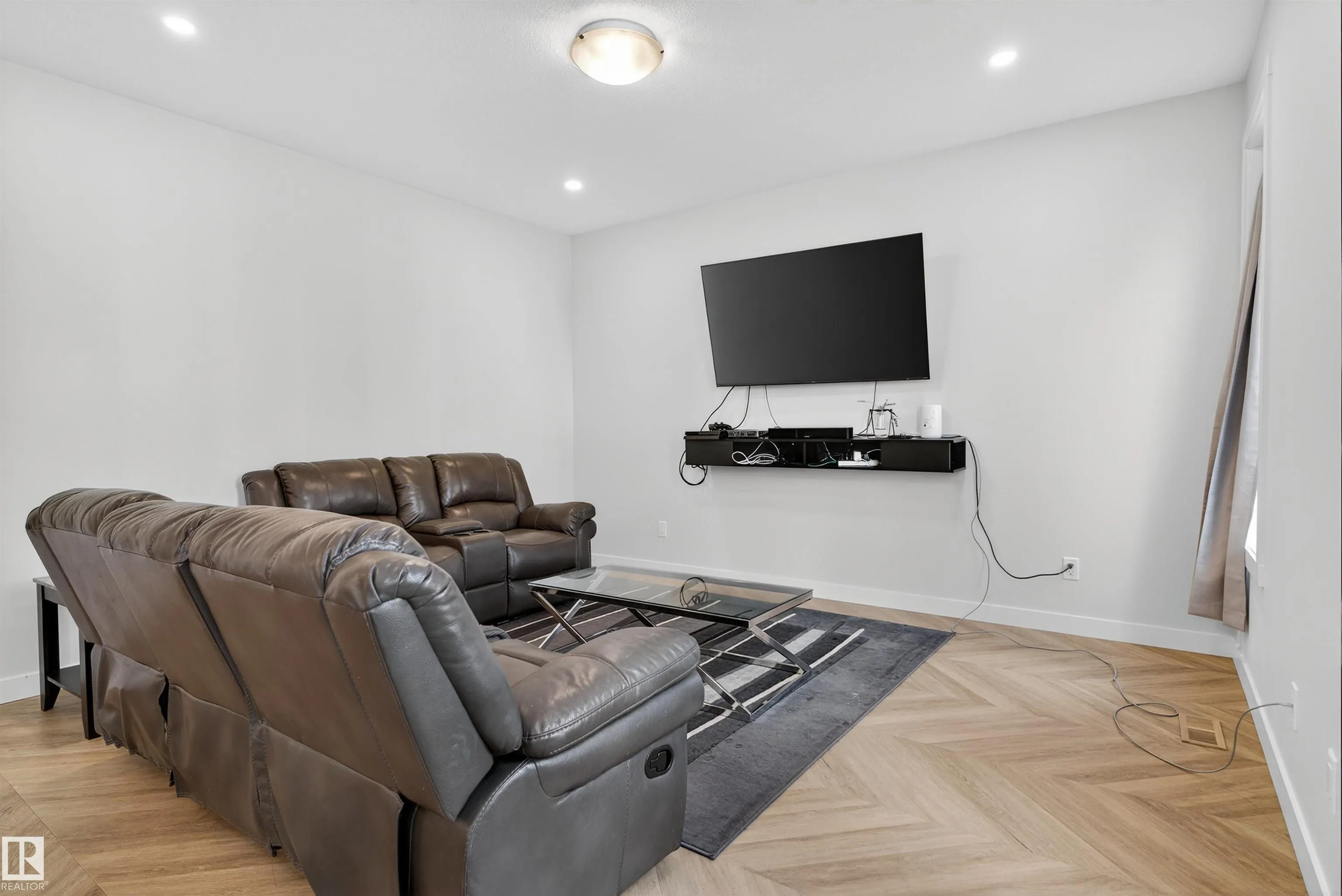 20806 19A Avenue