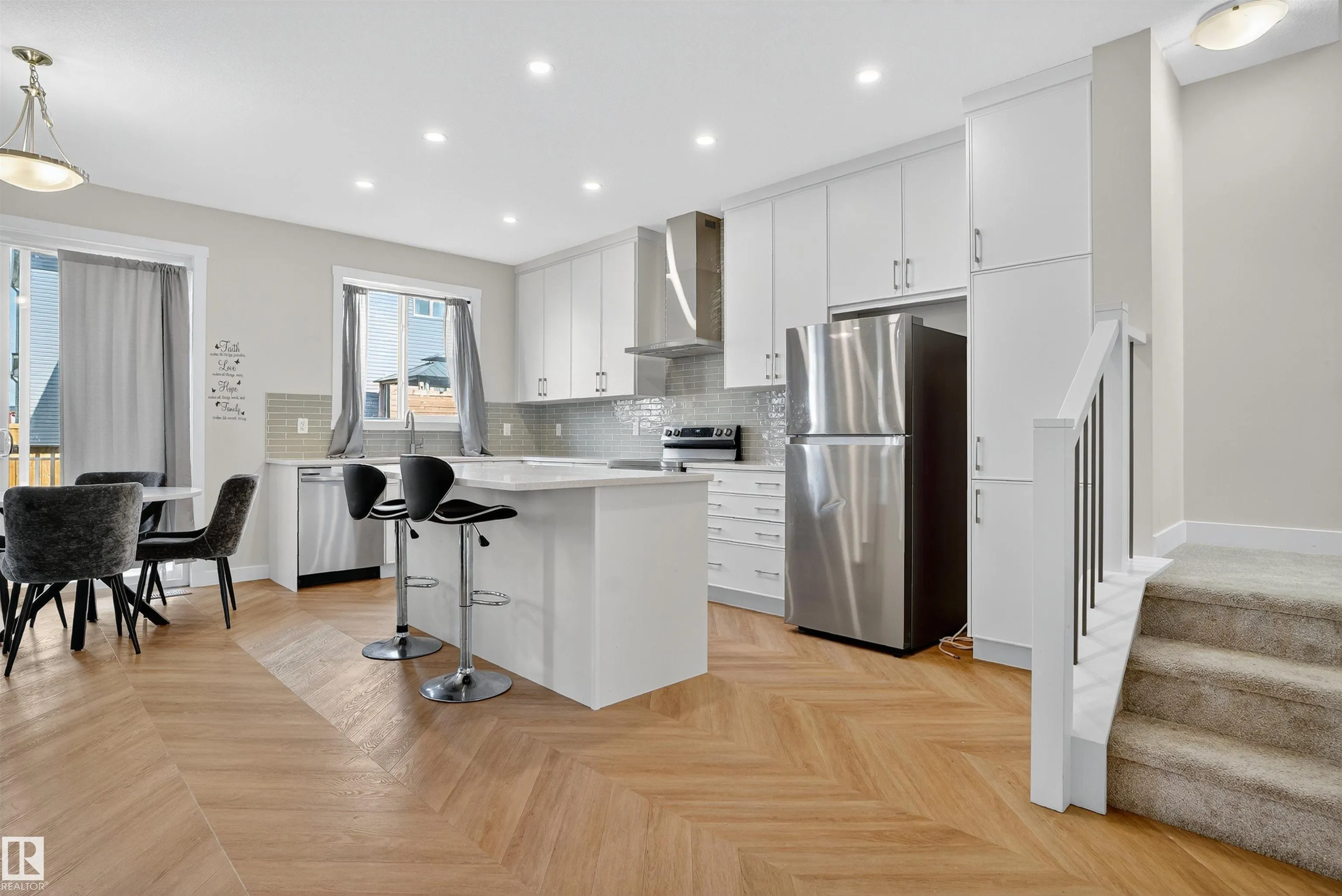 20806 19A Avenue