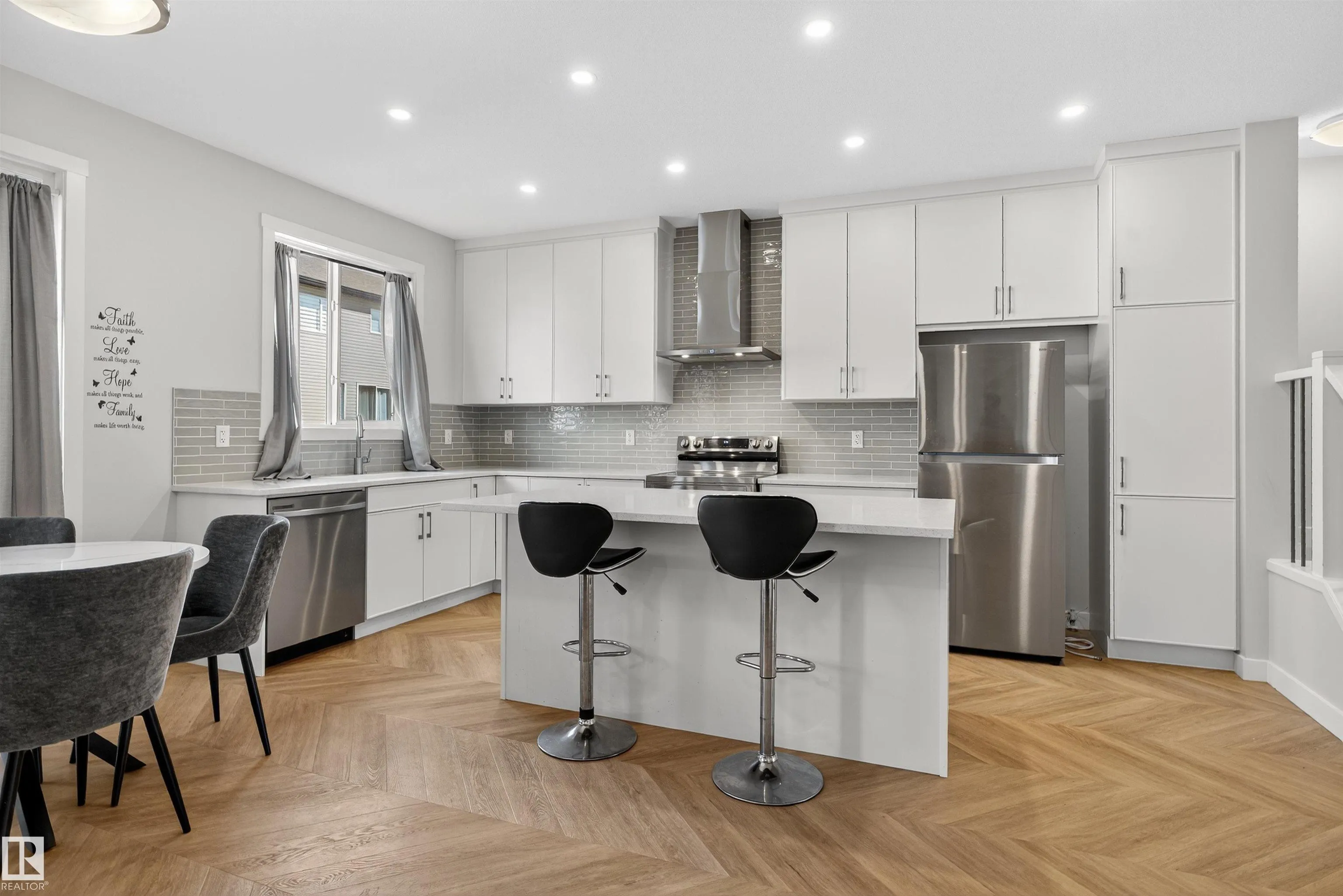 20806 19A Avenue