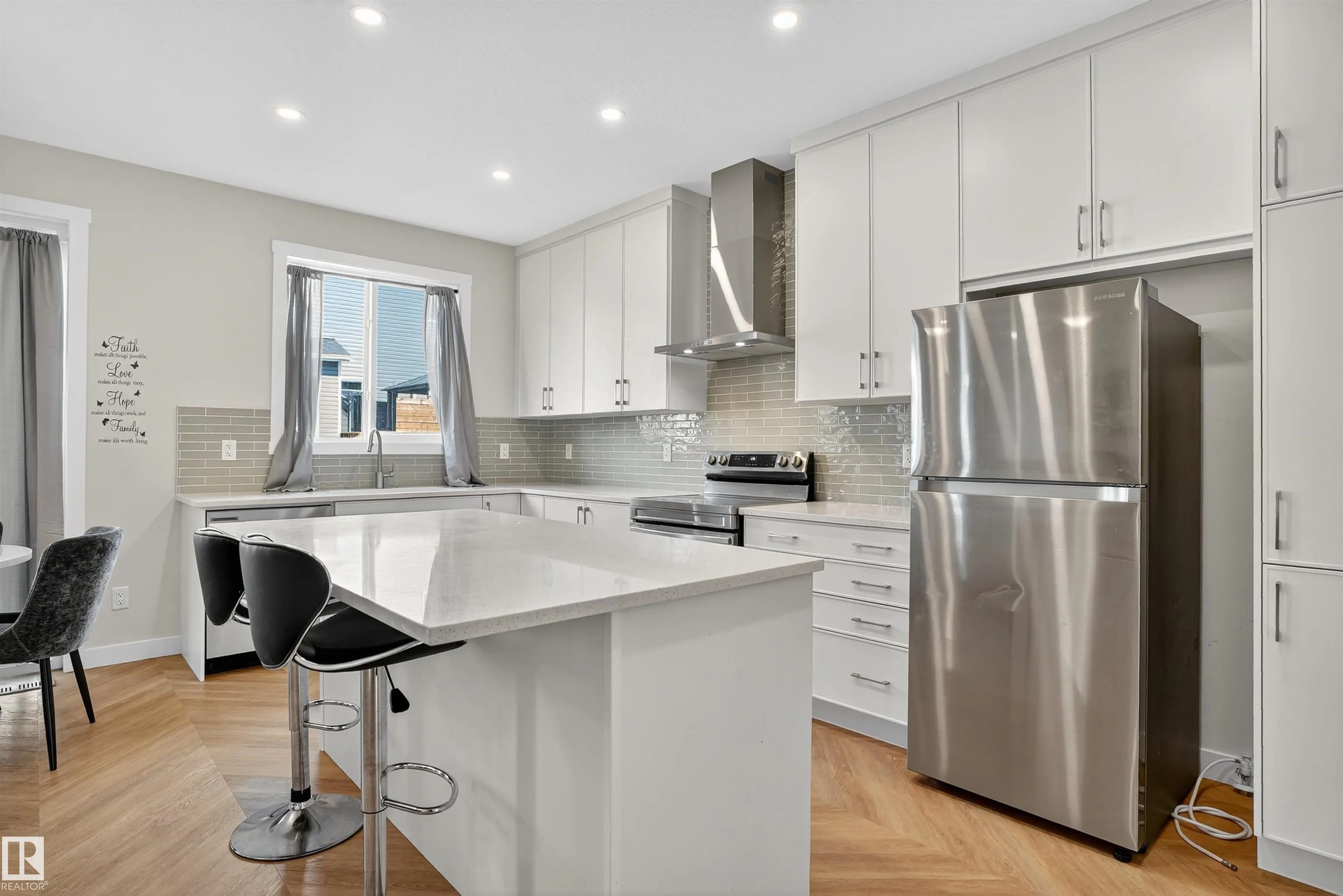 20806 19A Avenue