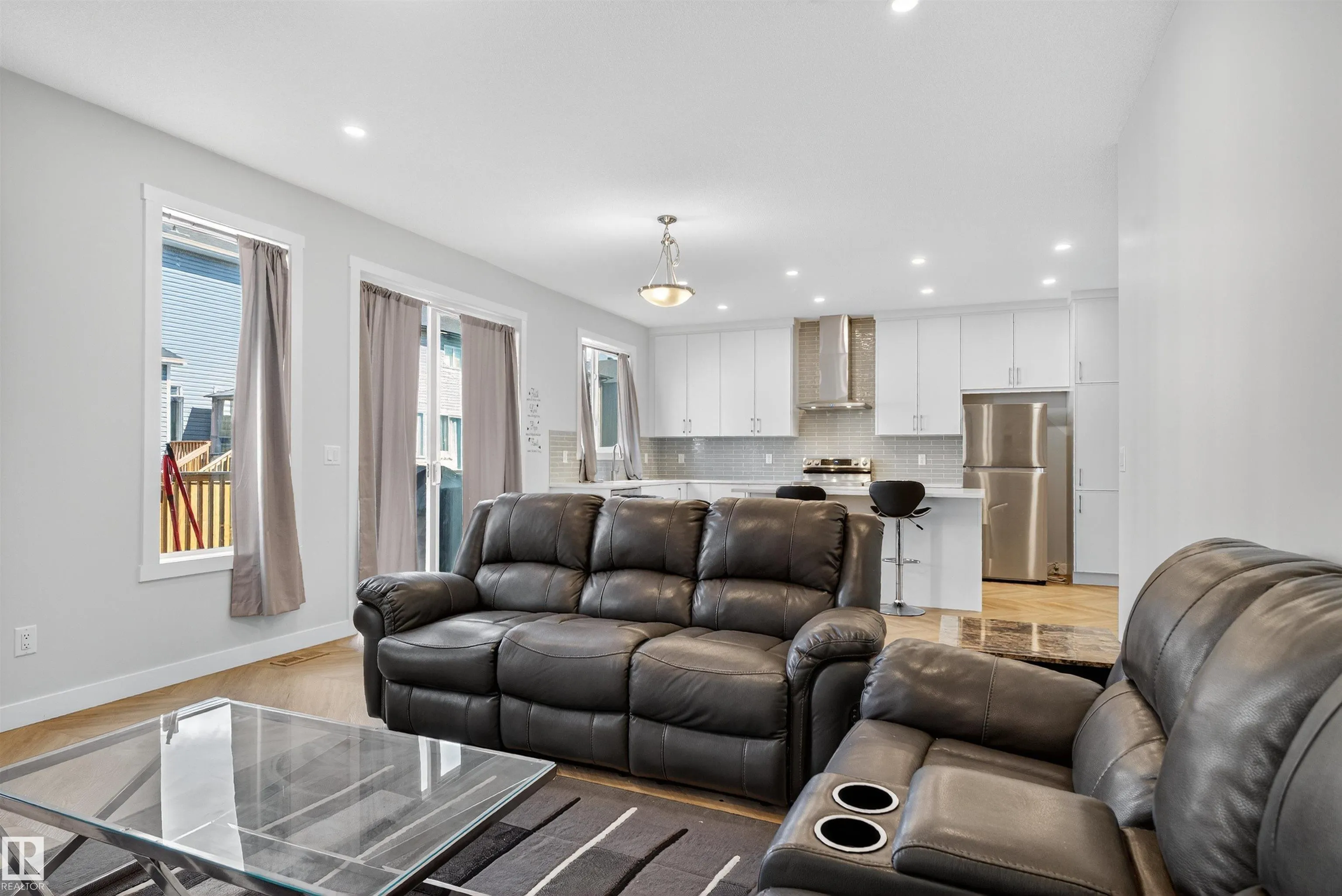 20806 19A Avenue