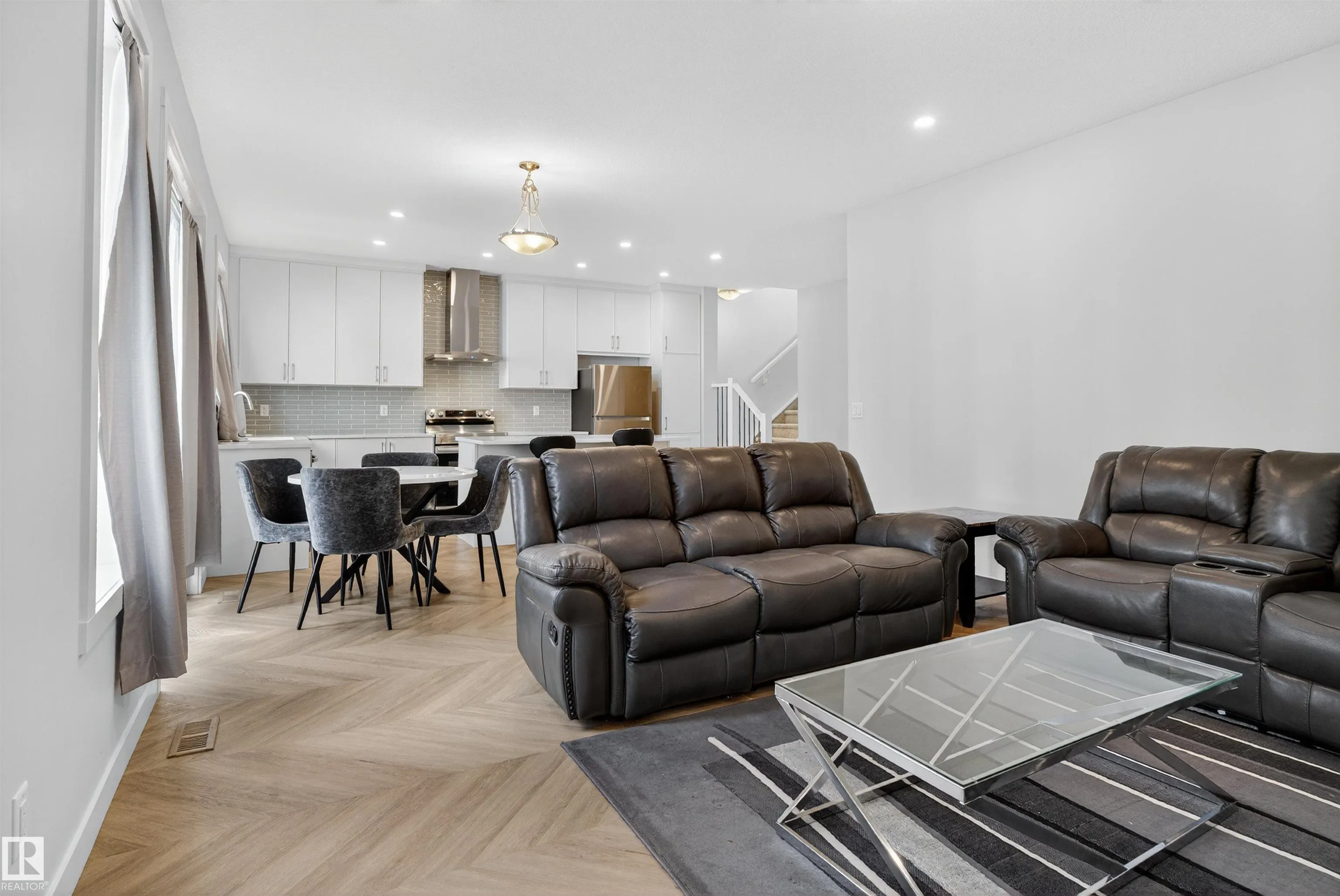 20806 19A Avenue