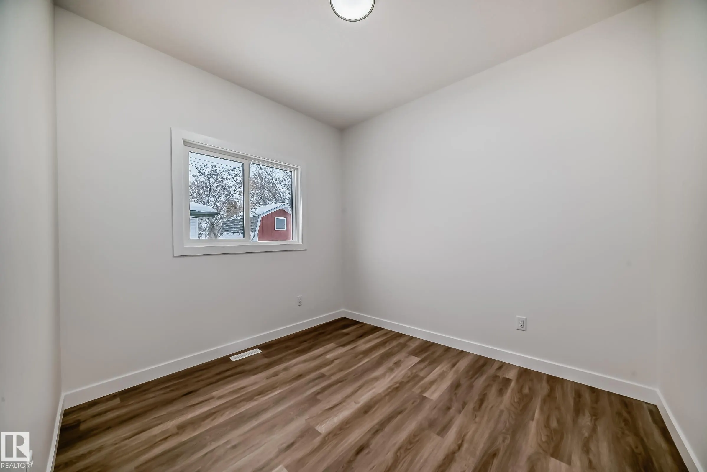 12122 43 Street