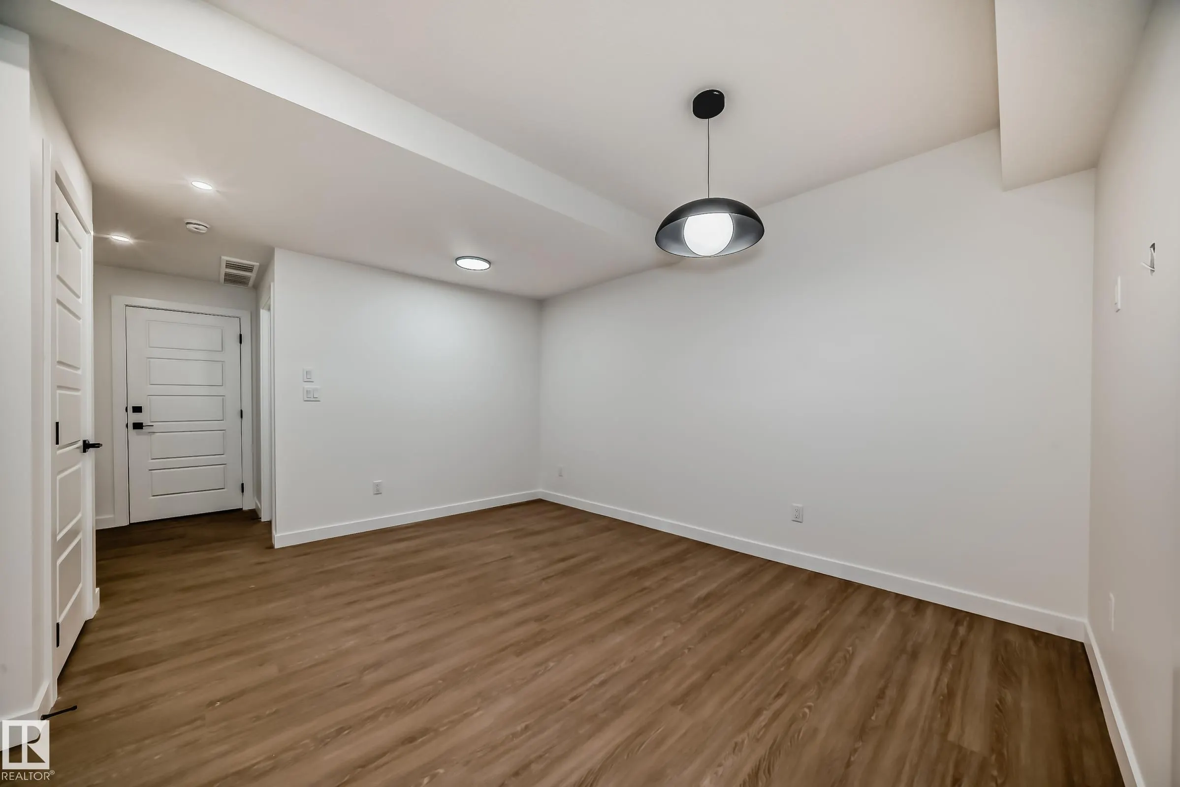 12122 43 Street