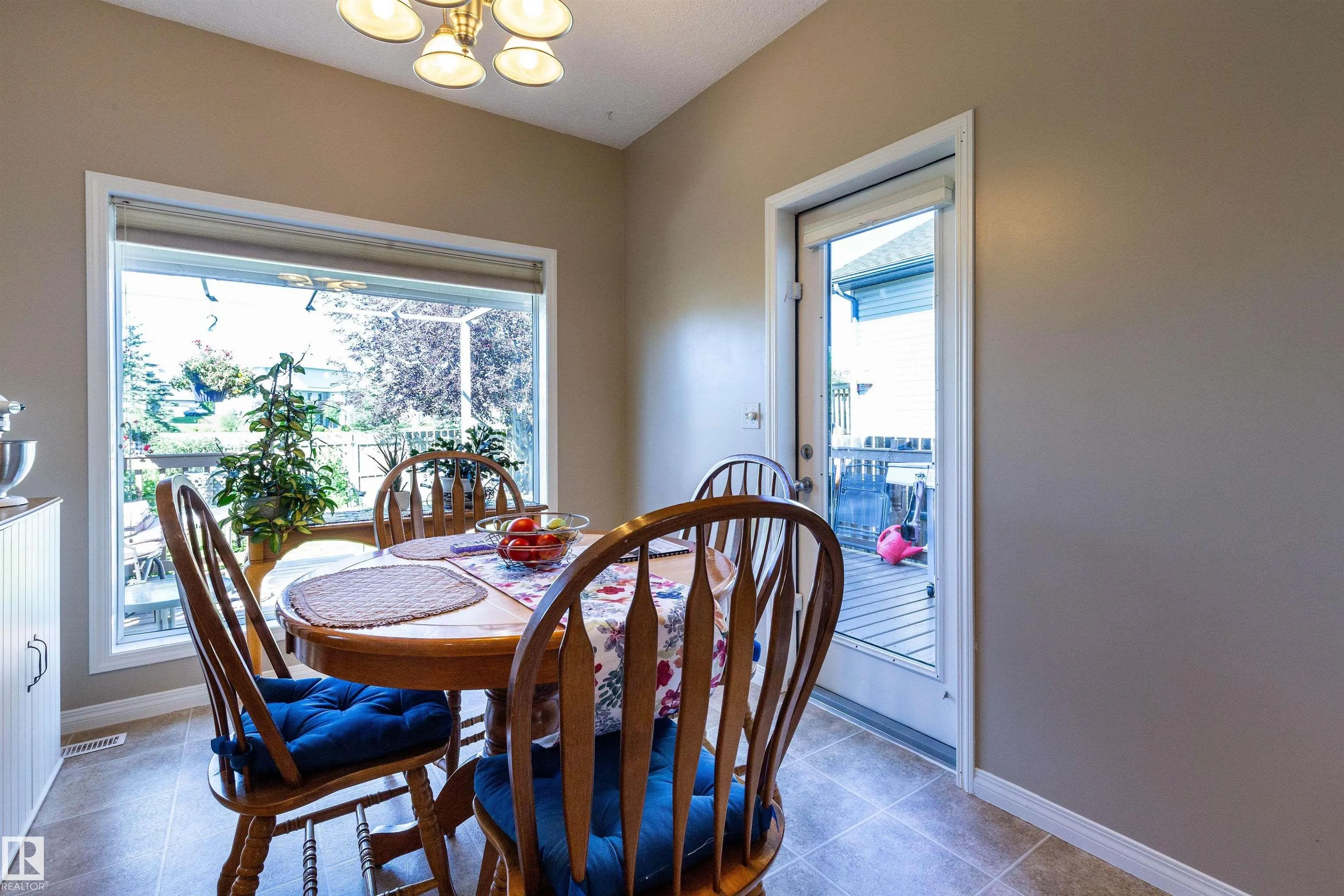 18 GRAYRIDGE Bay