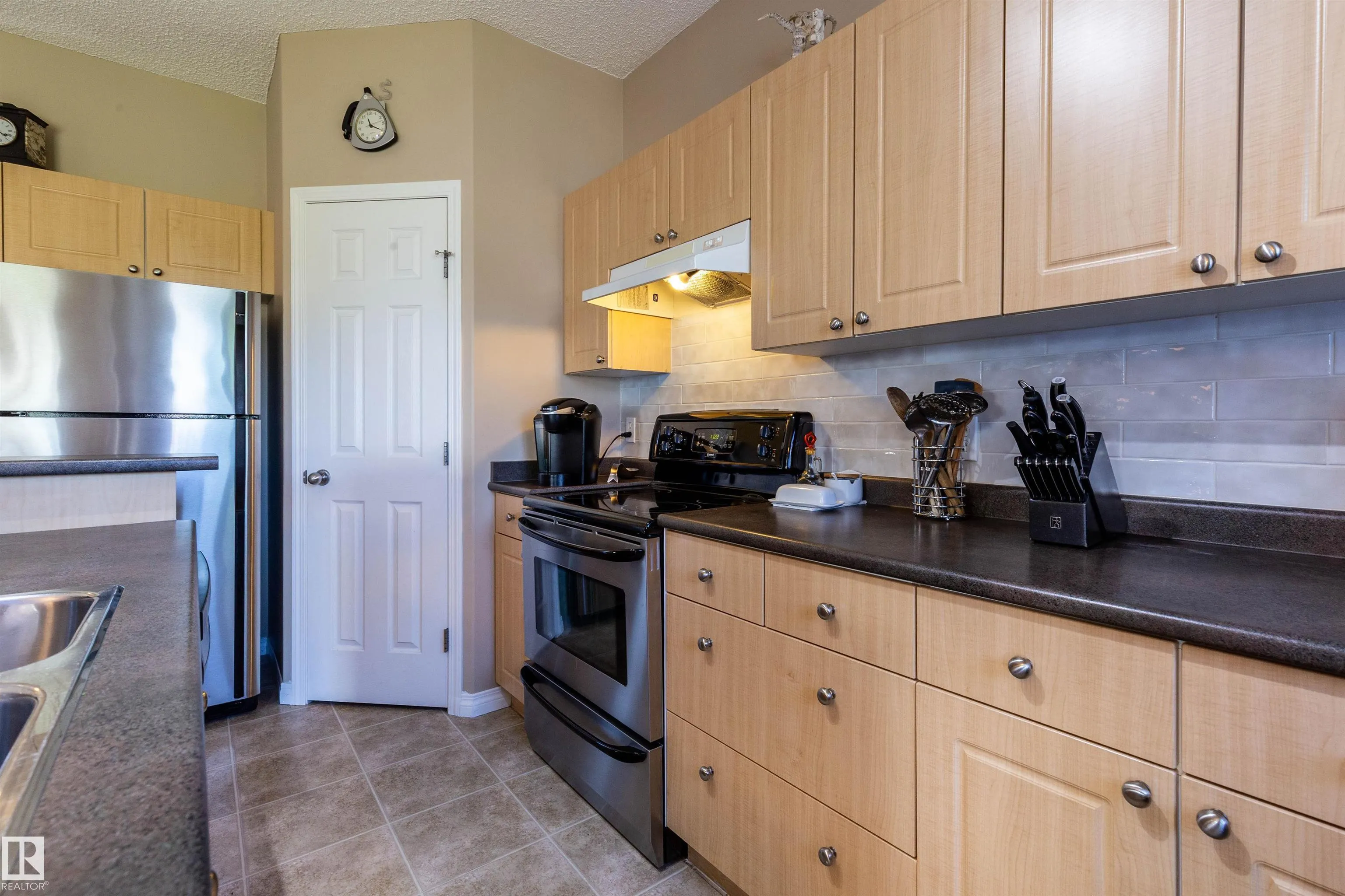 18 GRAYRIDGE Bay