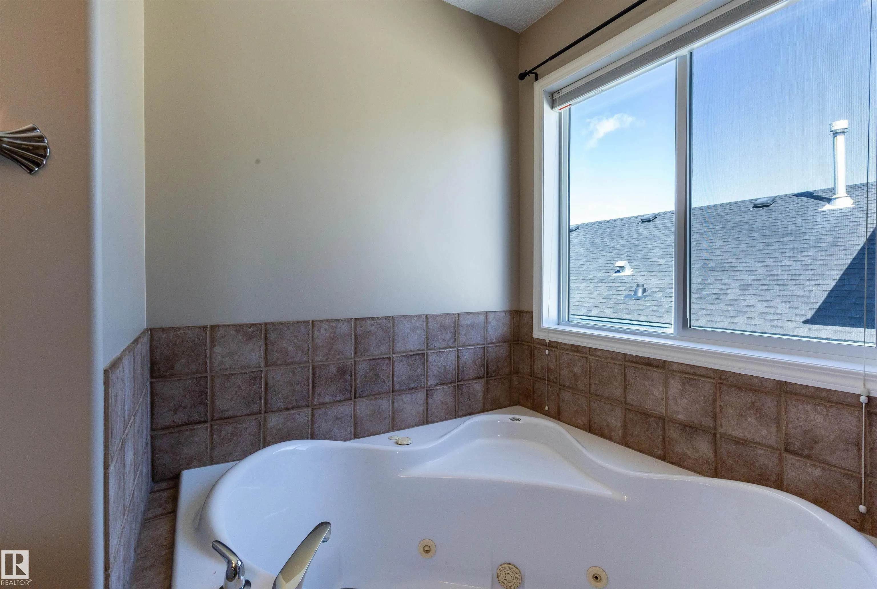 18 GRAYRIDGE Bay