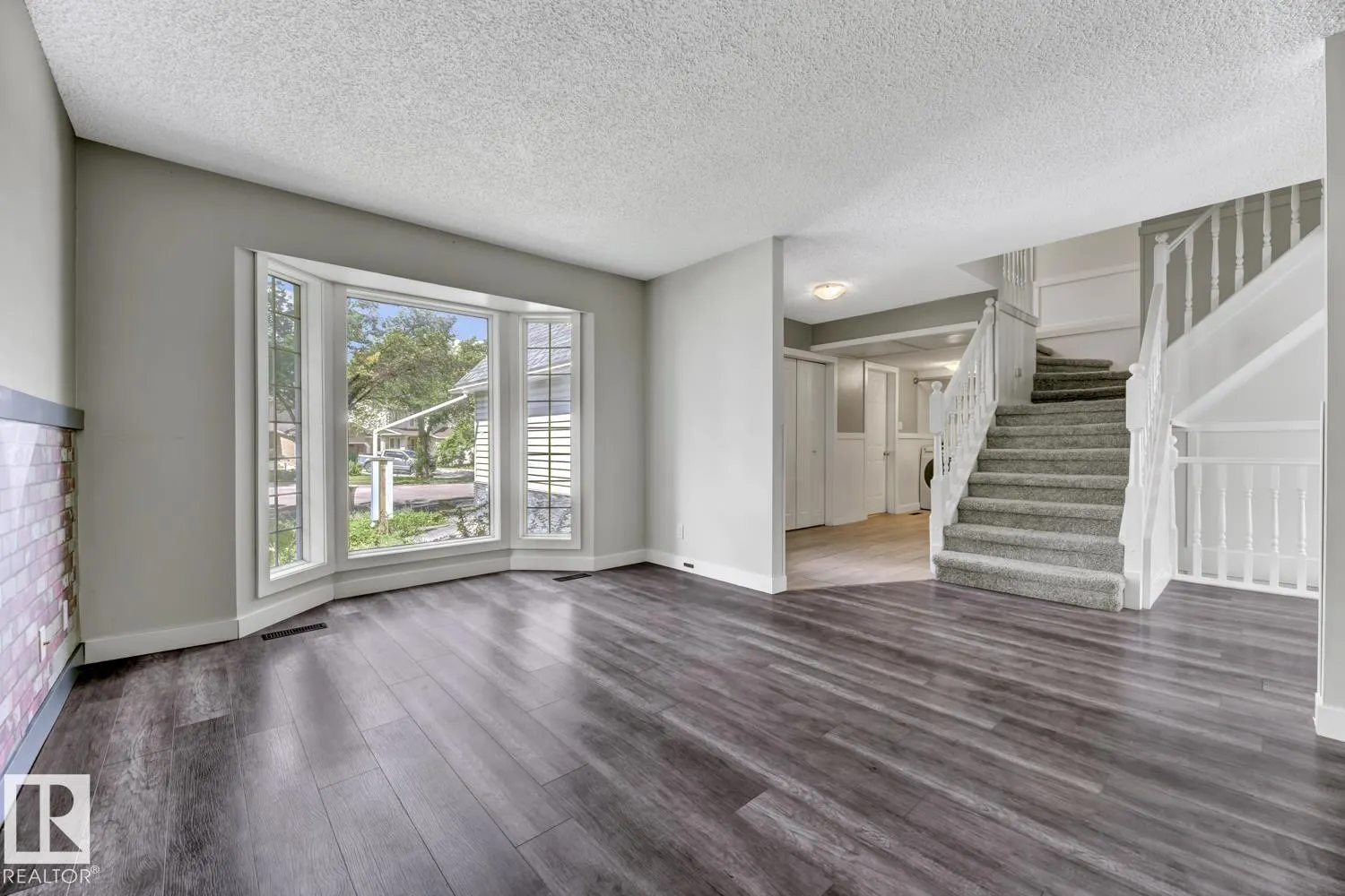 11 AINSLEY Place