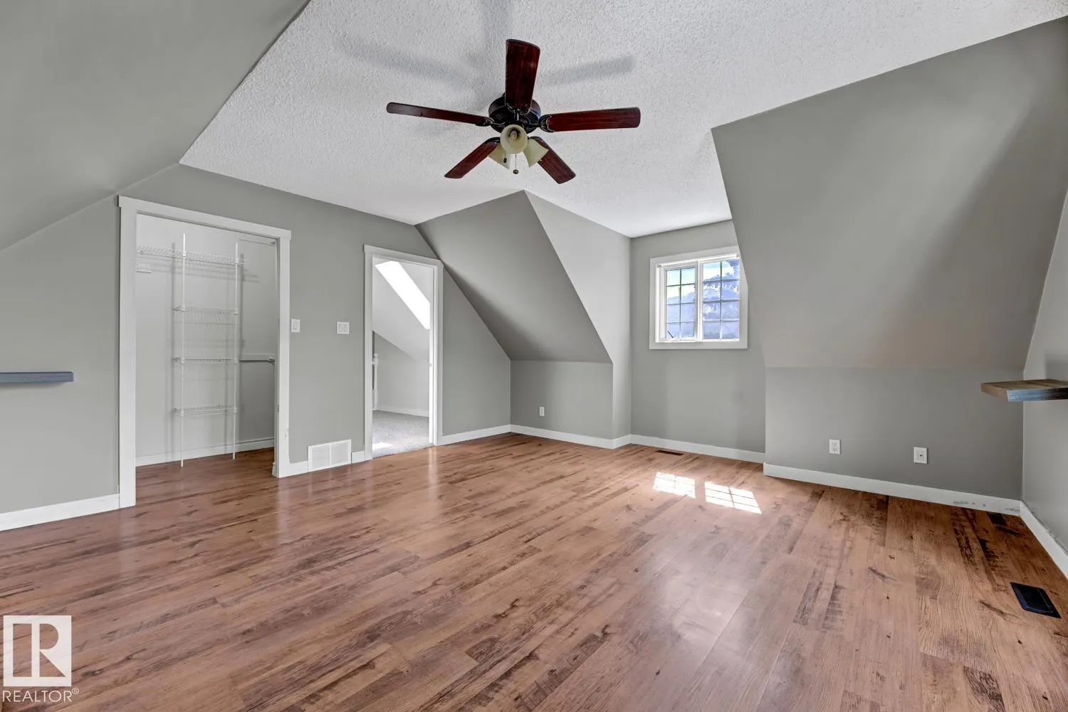 11 AINSLEY Place