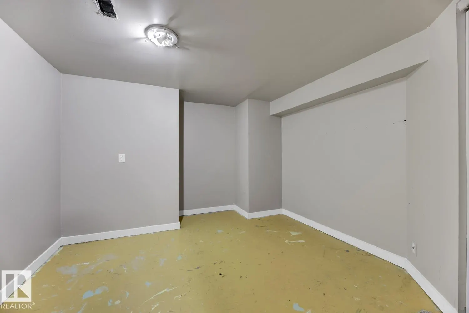 11 AINSLEY Place
