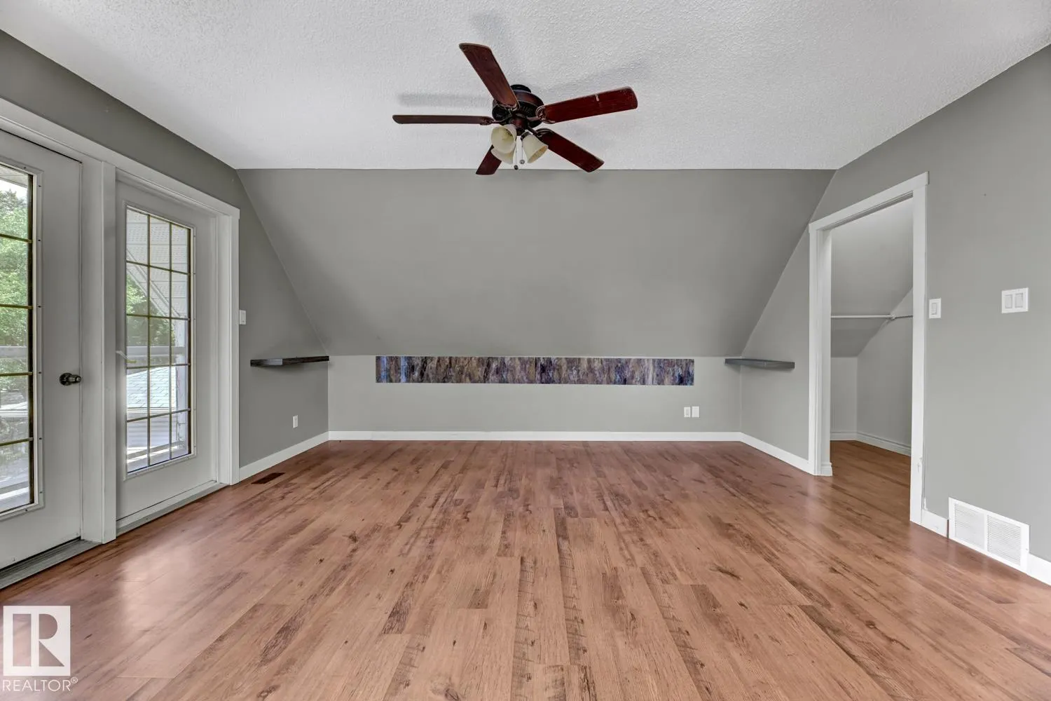 11 AINSLEY Place