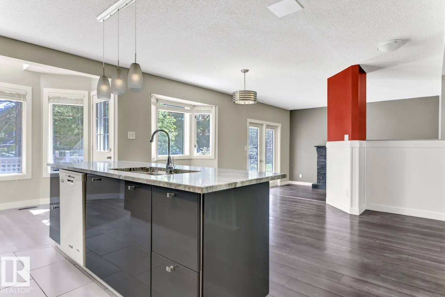 11 AINSLEY Place