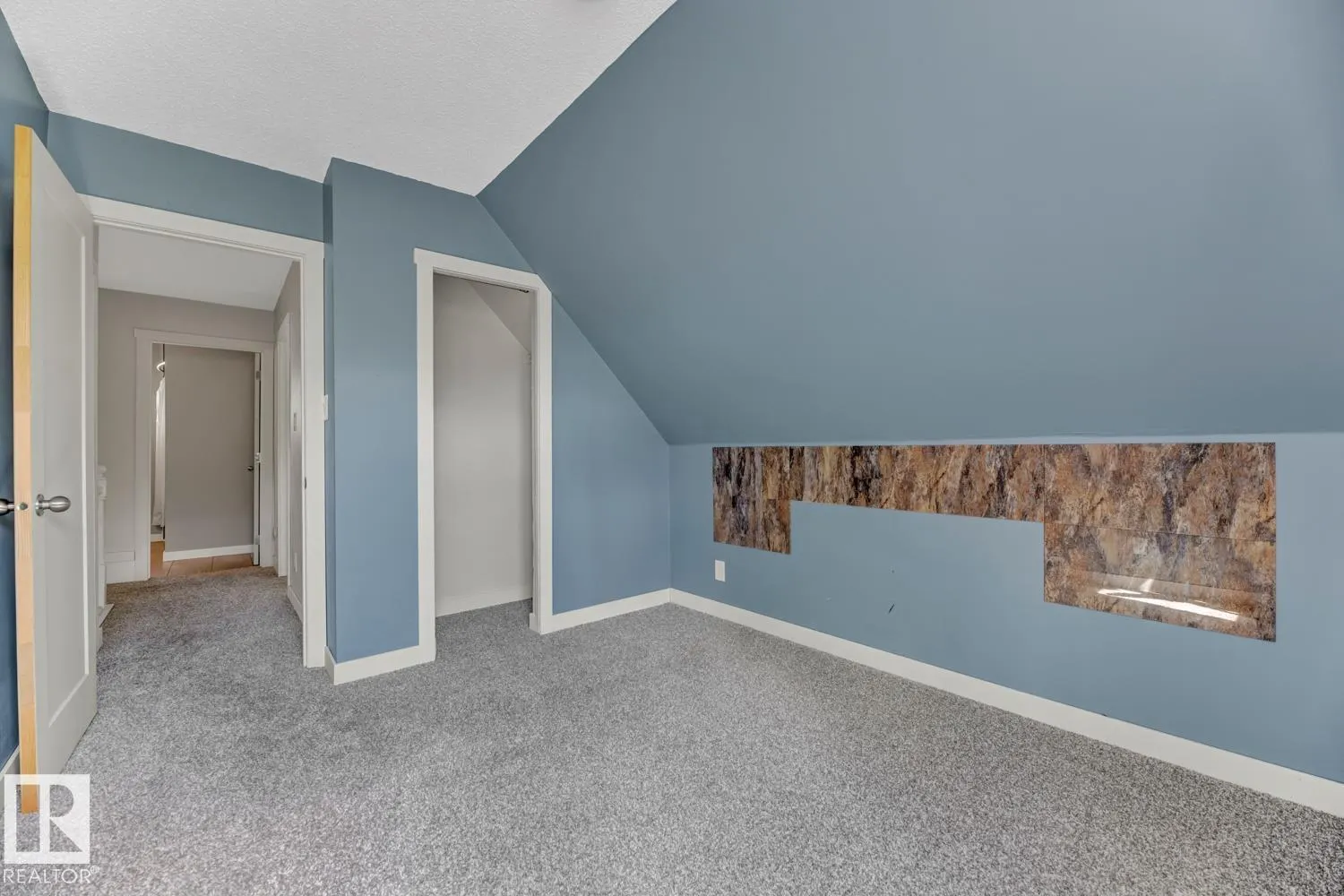 11 AINSLEY Place