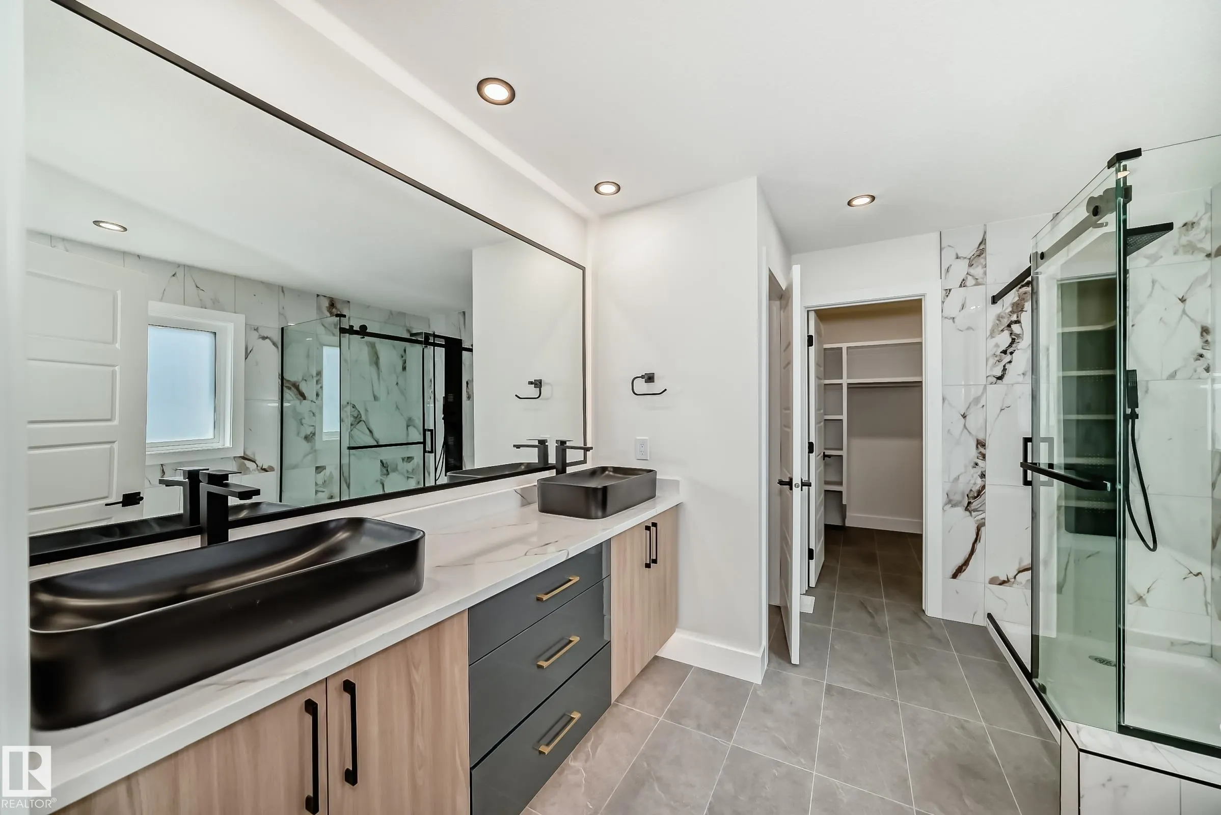 100 RUE MONETTE
