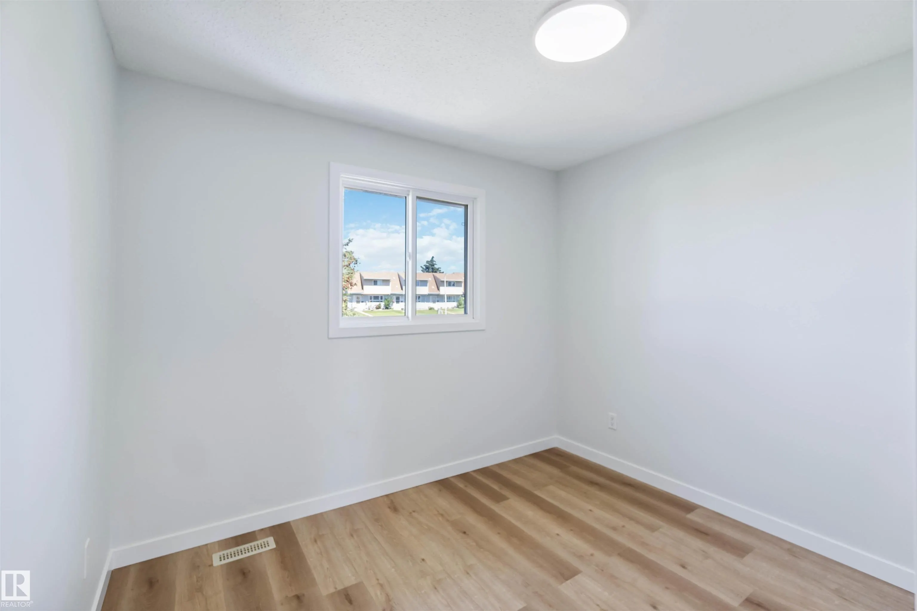 1096 MILLBOURNE