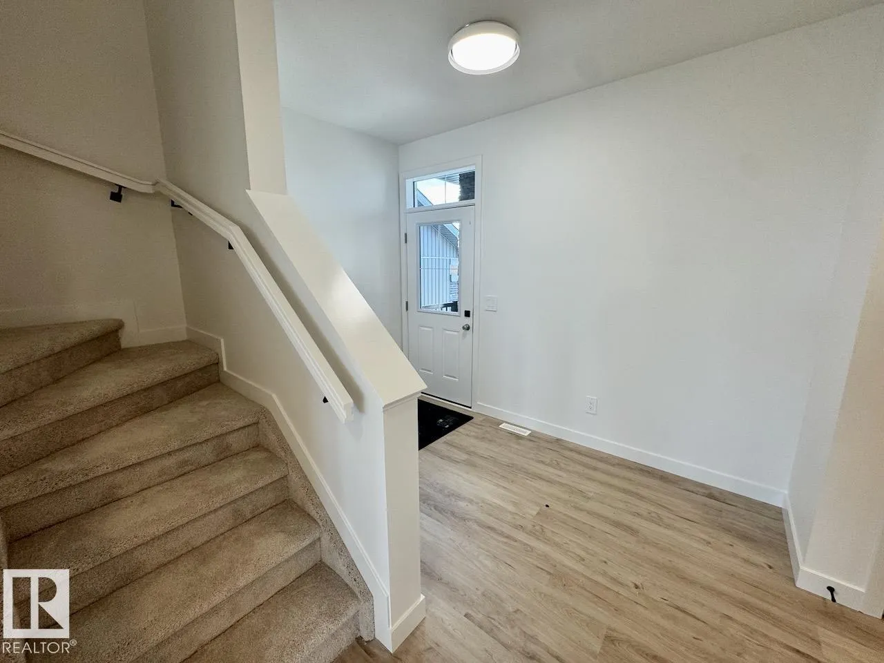 4 Cobblestone Gate