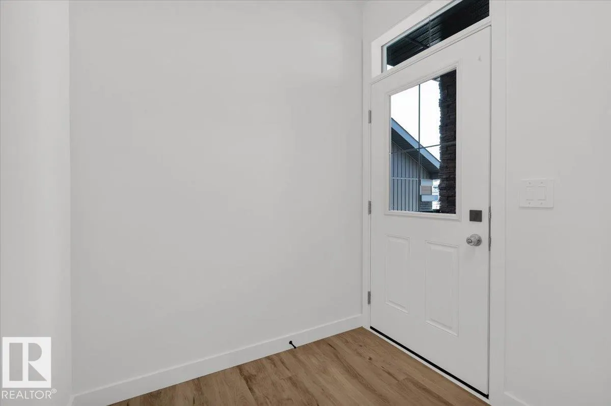 4 Cobblestone Gate