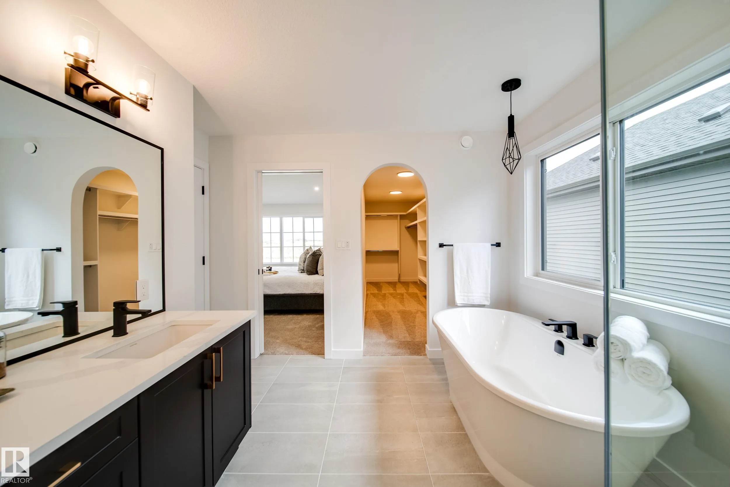 30 CANNES Cove