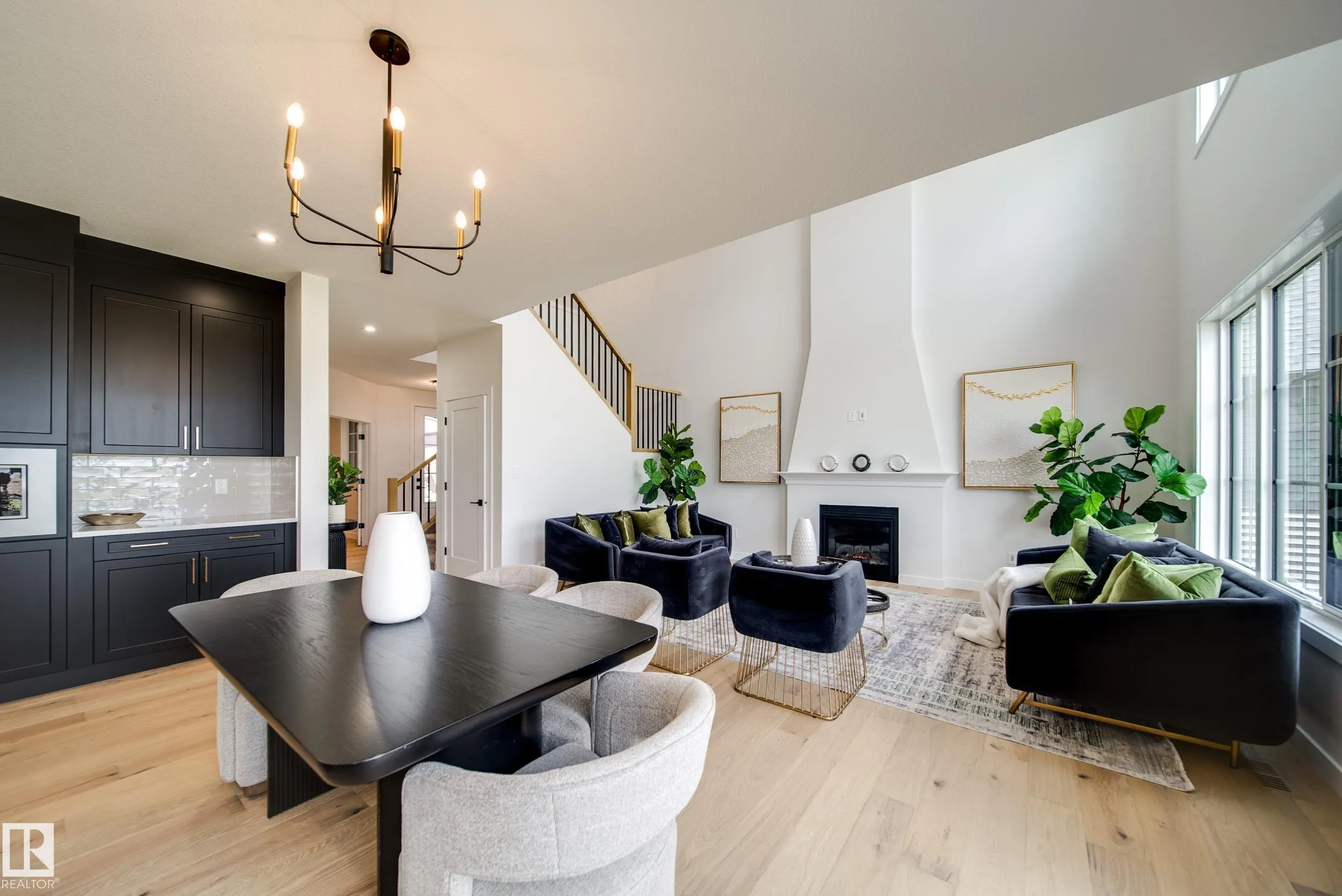 30 CANNES Cove