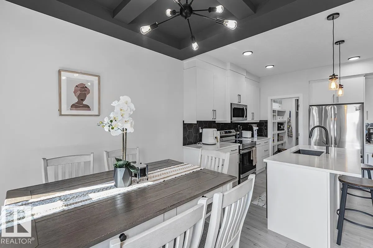 1154 GOLDFINCH Crescent