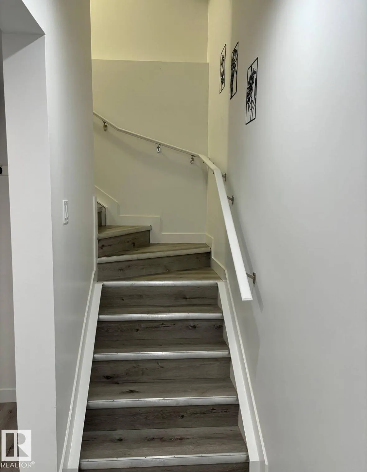 1154 GOLDFINCH Crescent