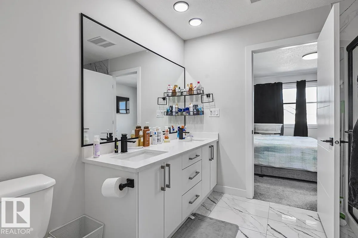 1154 GOLDFINCH Crescent