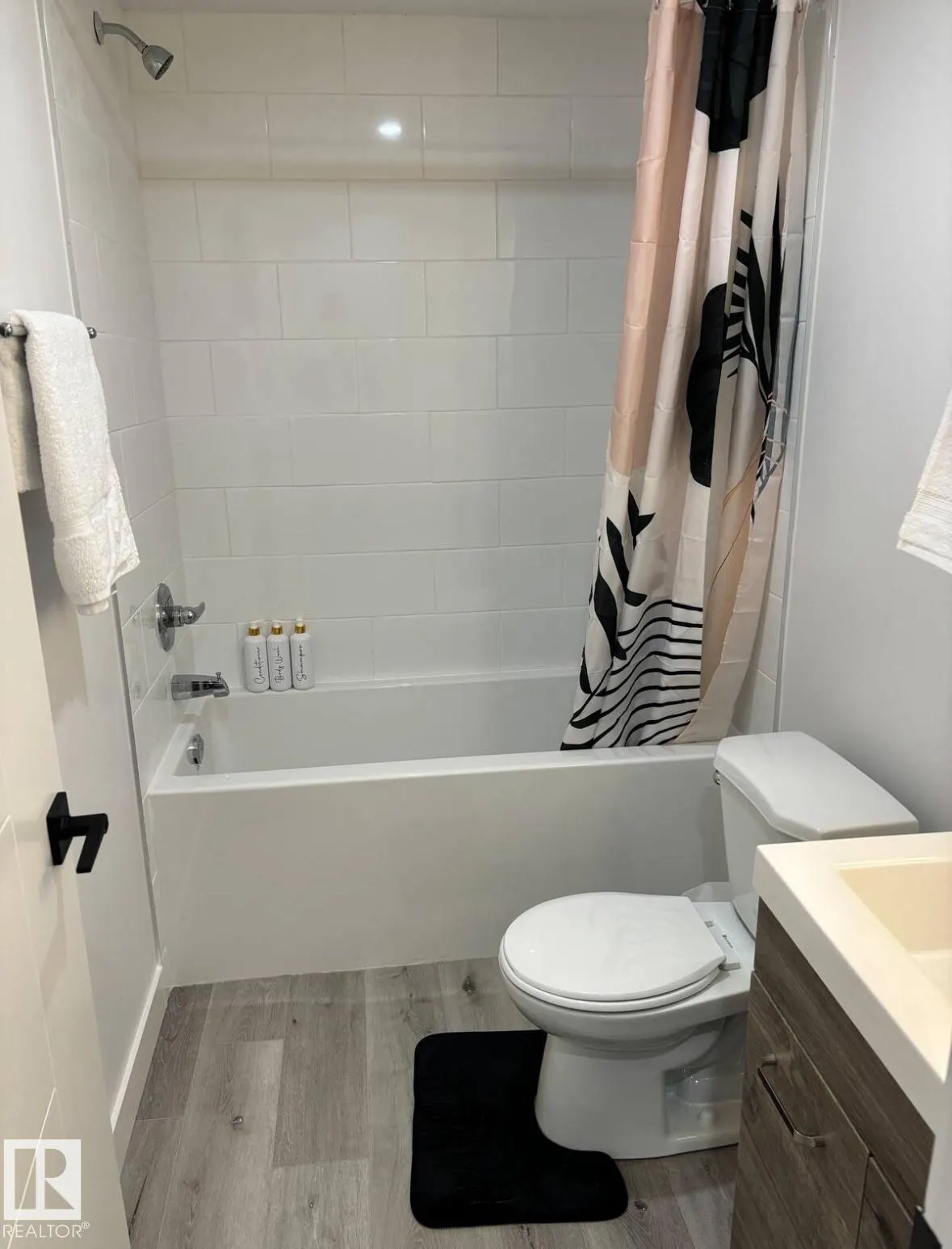 1154 GOLDFINCH Crescent