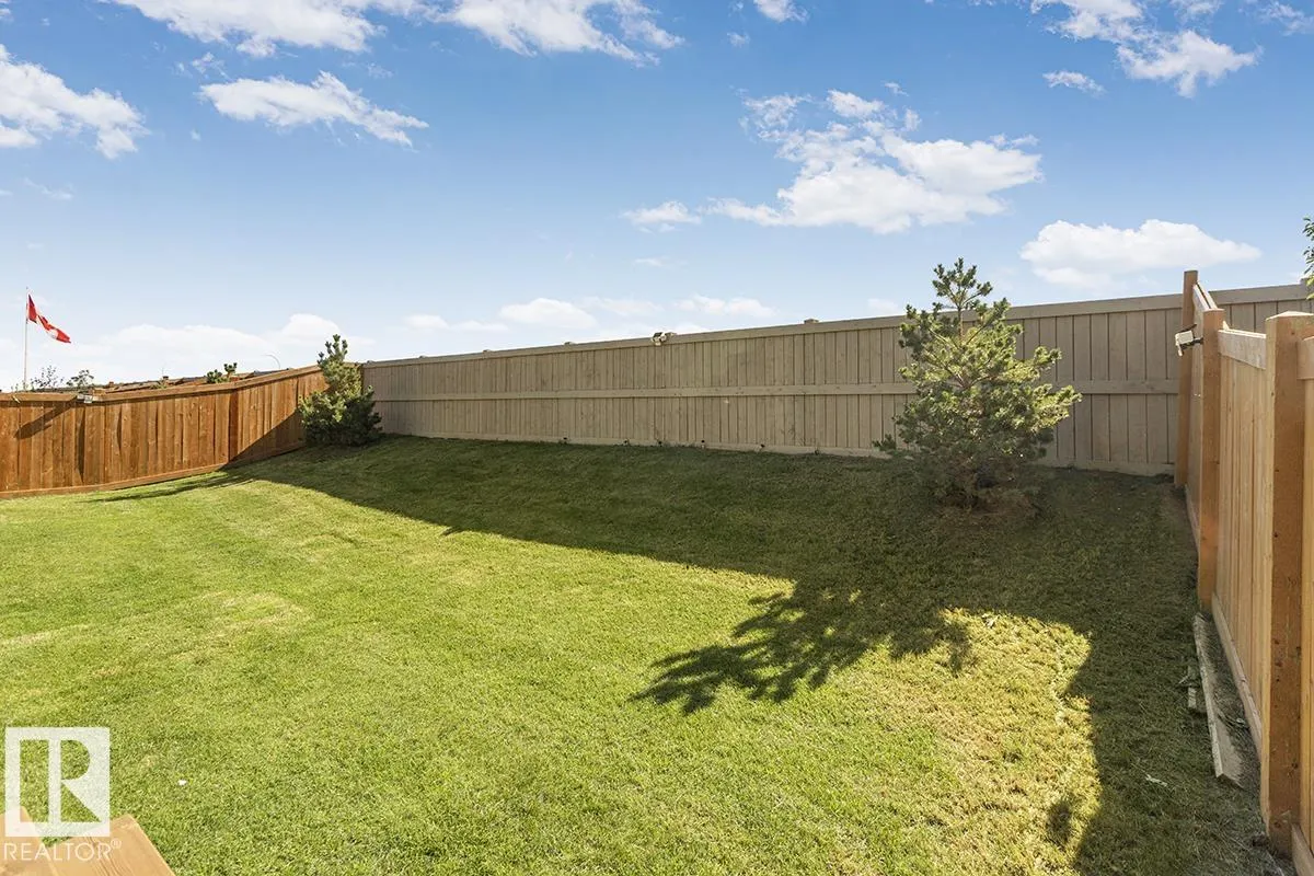 1154 GOLDFINCH Crescent