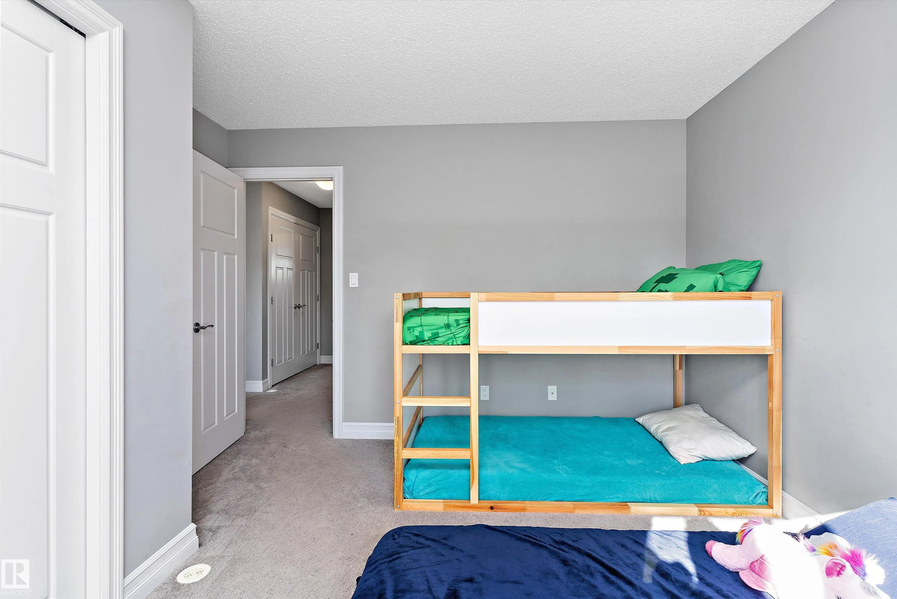 5813 64 ST