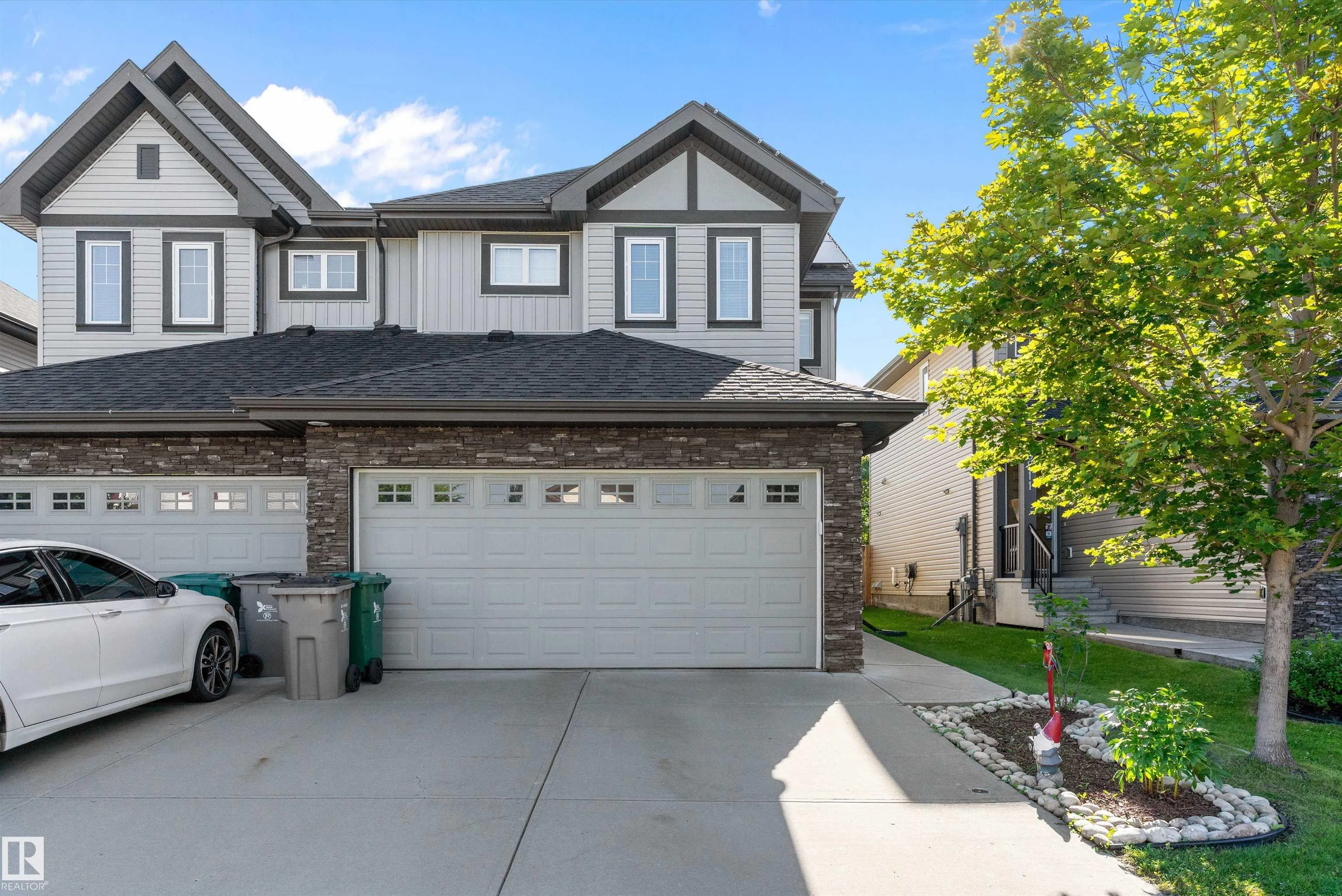 5813 64 ST