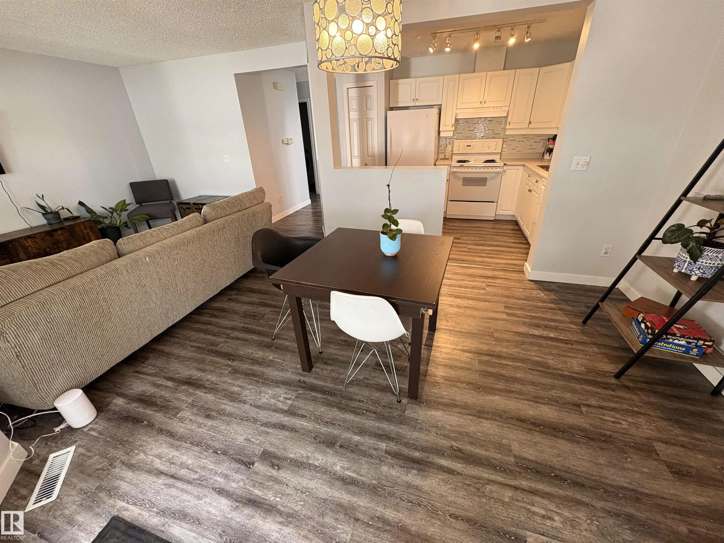 3 POIRIER Avenue
