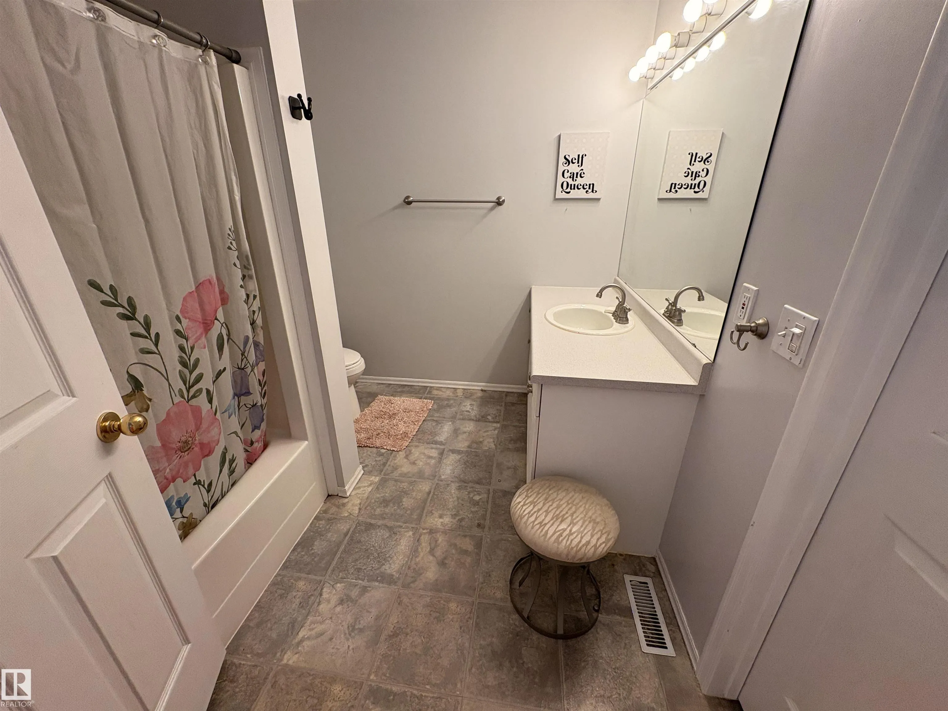 3 POIRIER Avenue