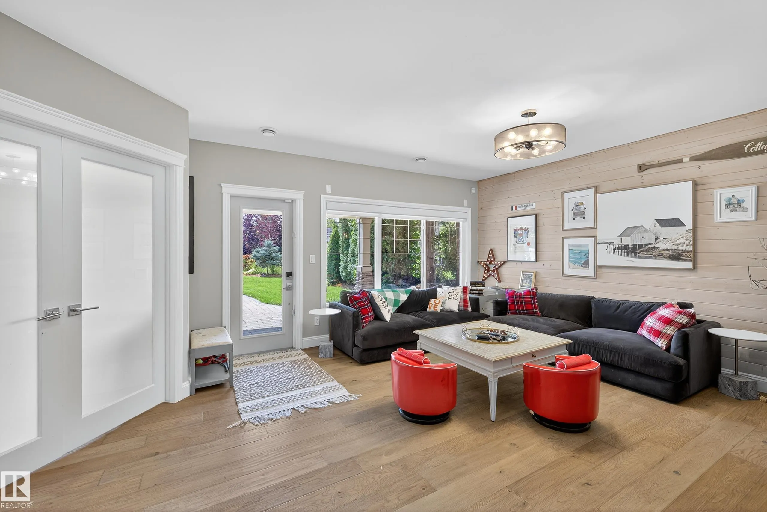 6167 STINSON Way