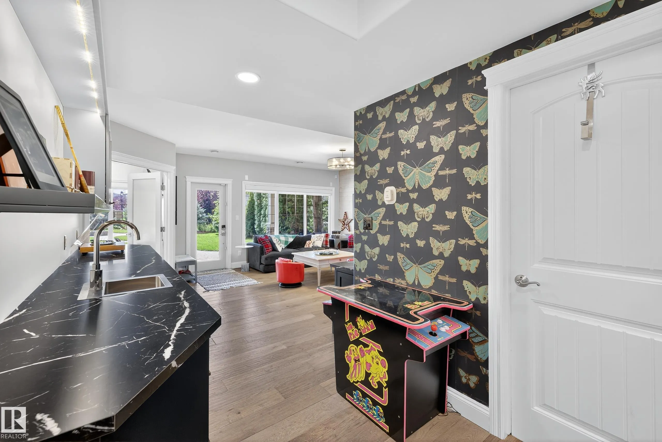 6167 STINSON Way