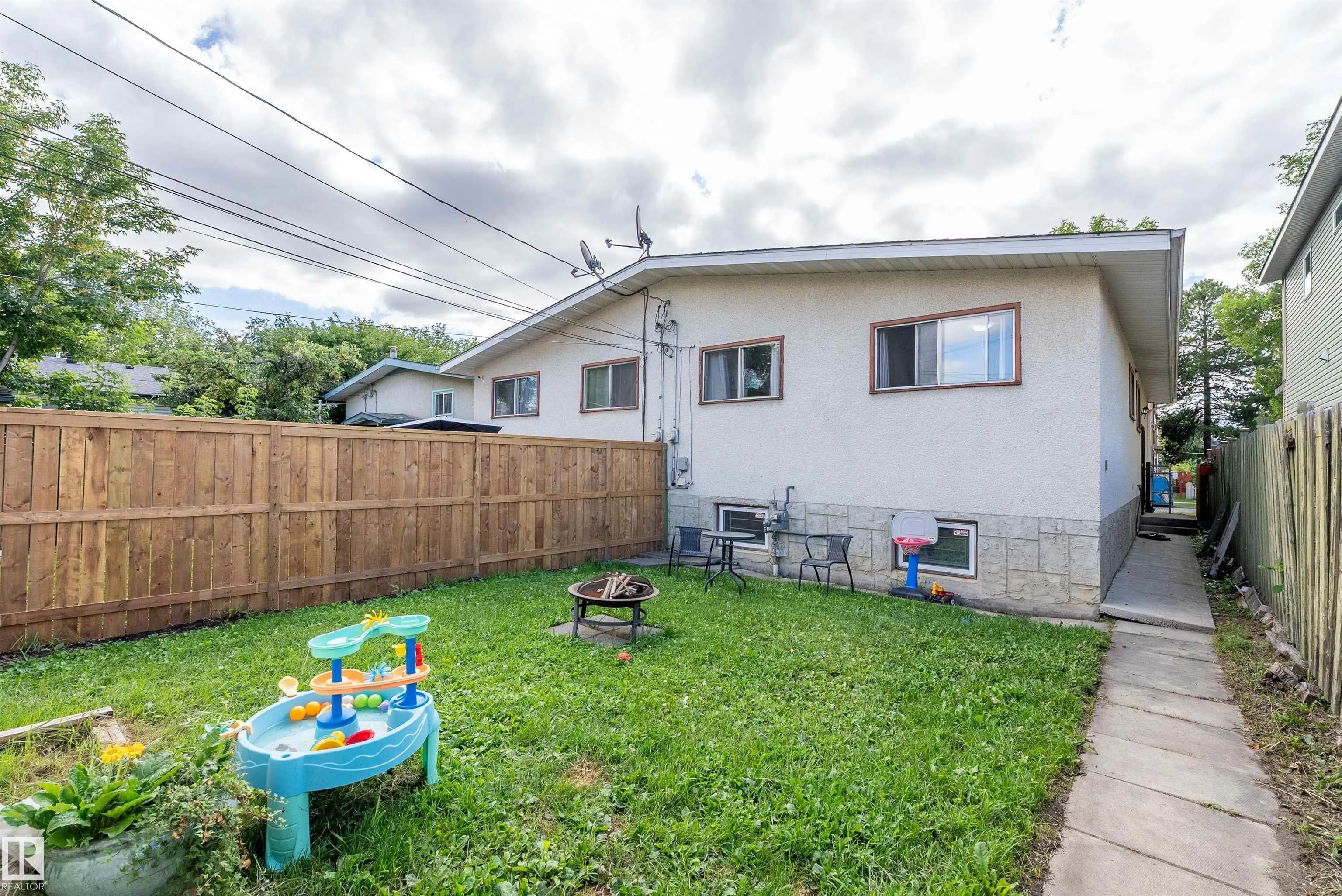 11911/11913 123 Street