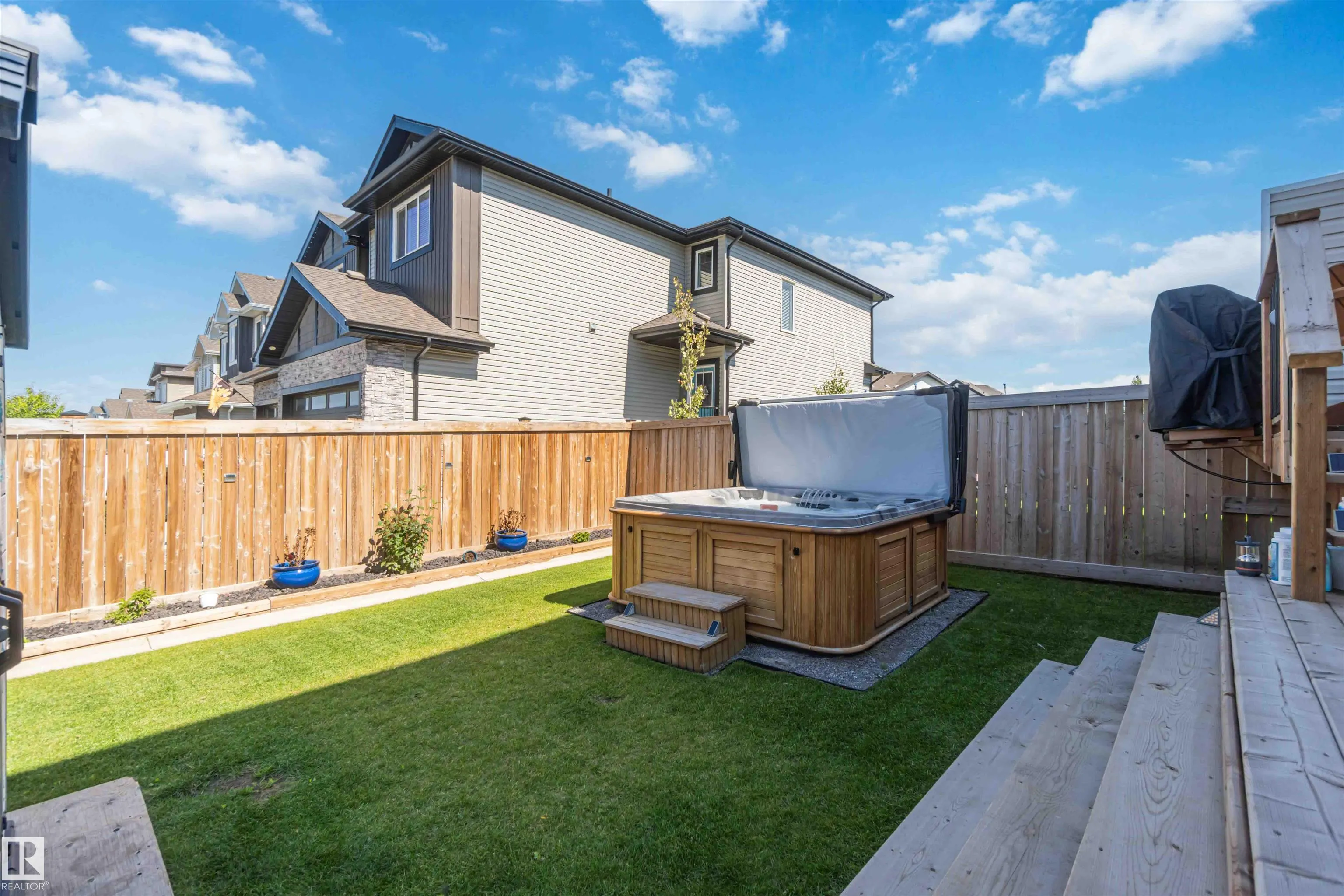 70 SPRINGBROOK Wynd